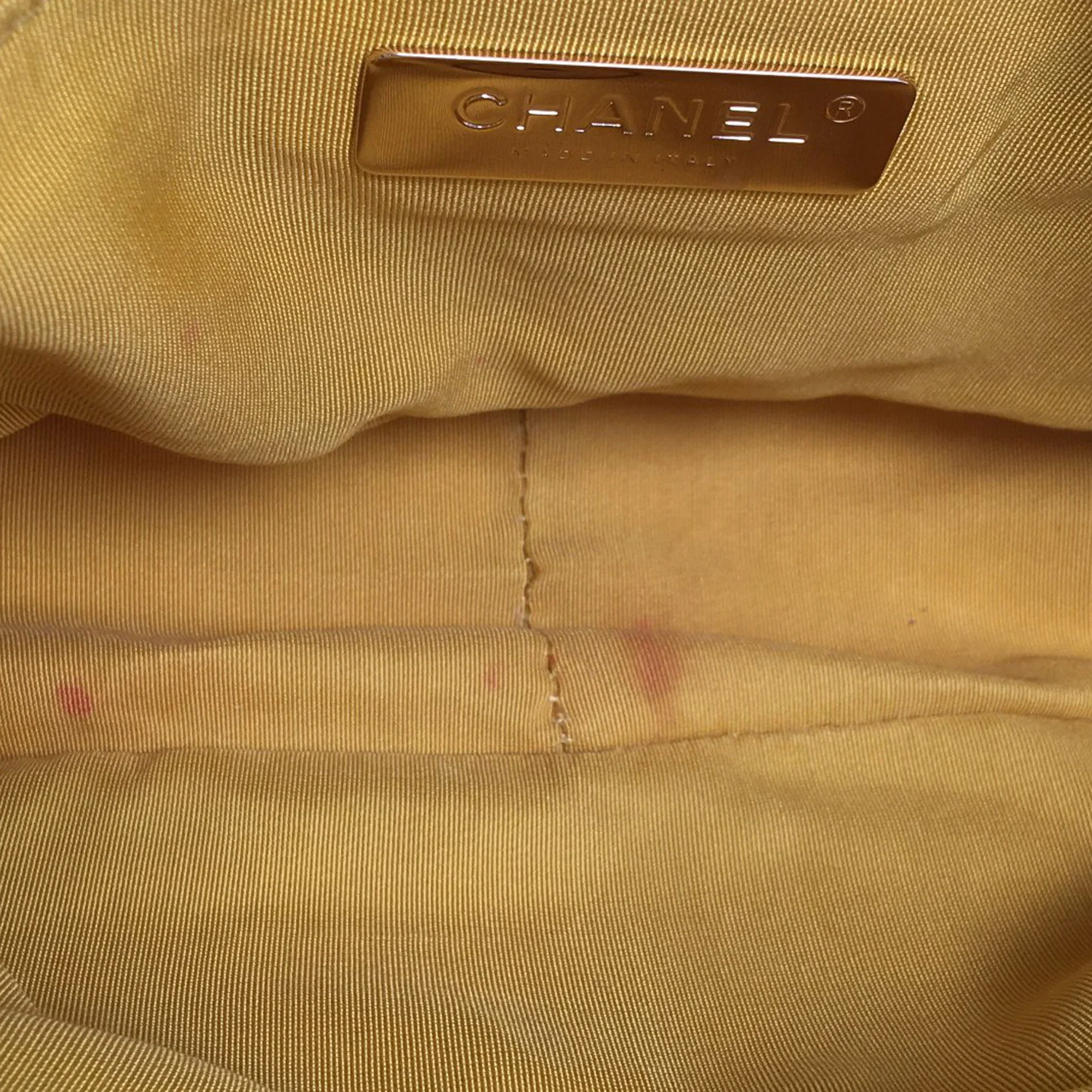 Chanel | Pre-Owned Medium Canvas 19 Flap | Yellow - Image 18
