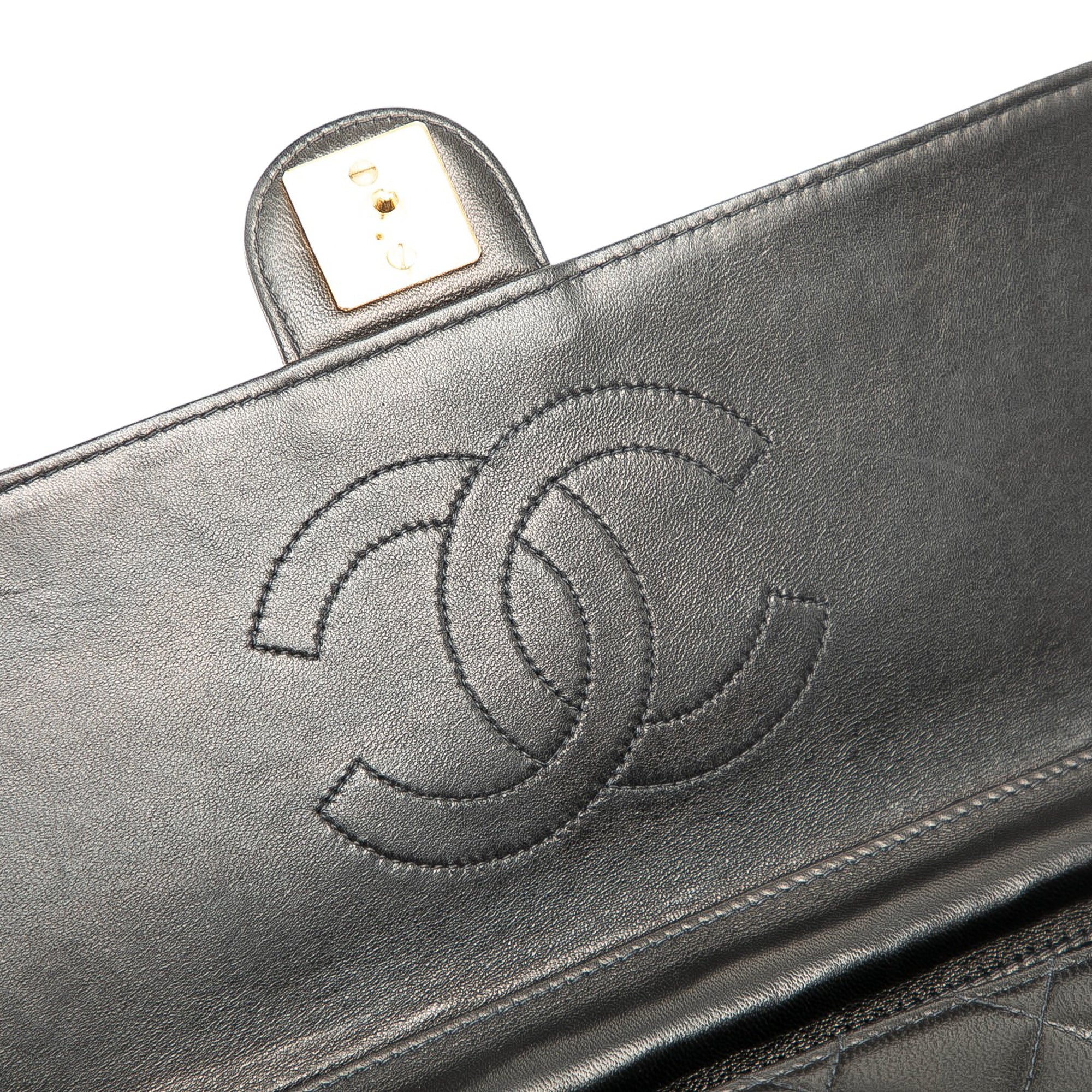 Chanel | Pre-Owned Medium CC Quilted Lambskin Single Flap | Black - Image 6