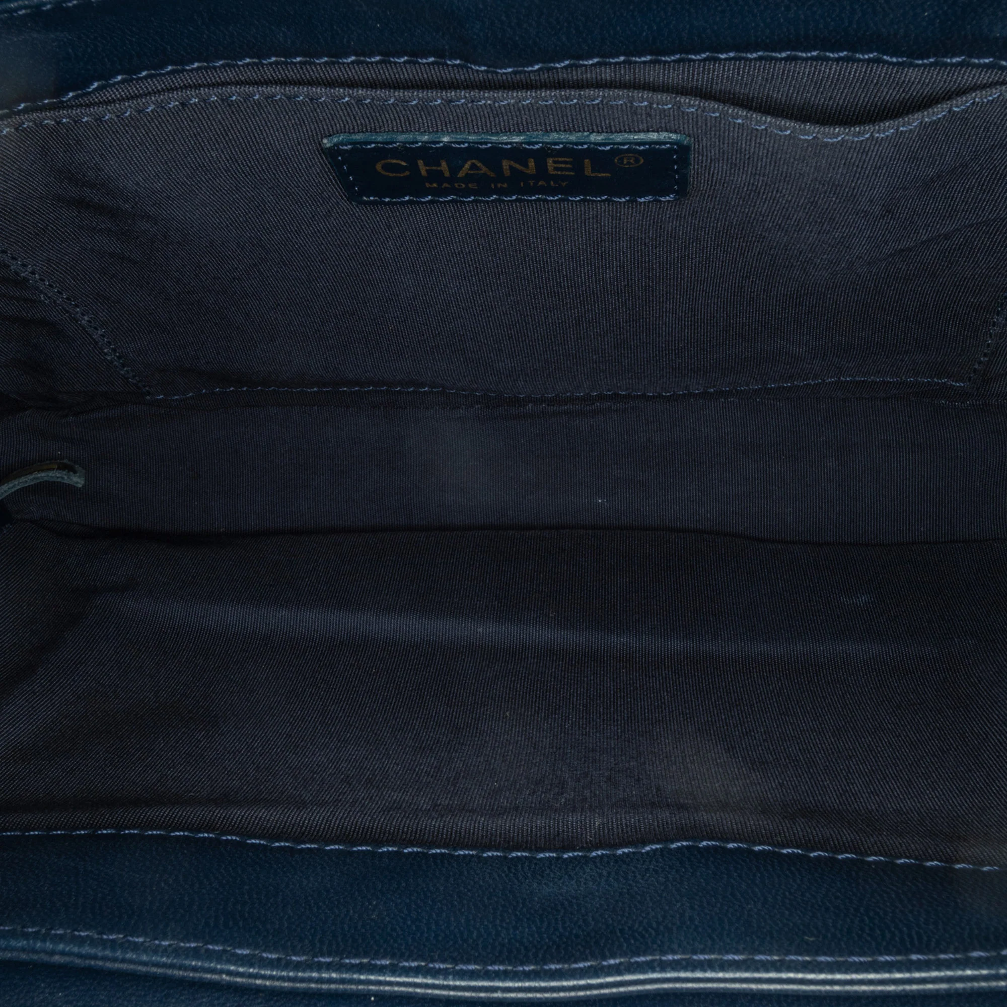 Chanel | Pre-Owned Medium CC Quilted Mixed Fibers and Lambskin Double Flap | Blue/Navy - Image 5