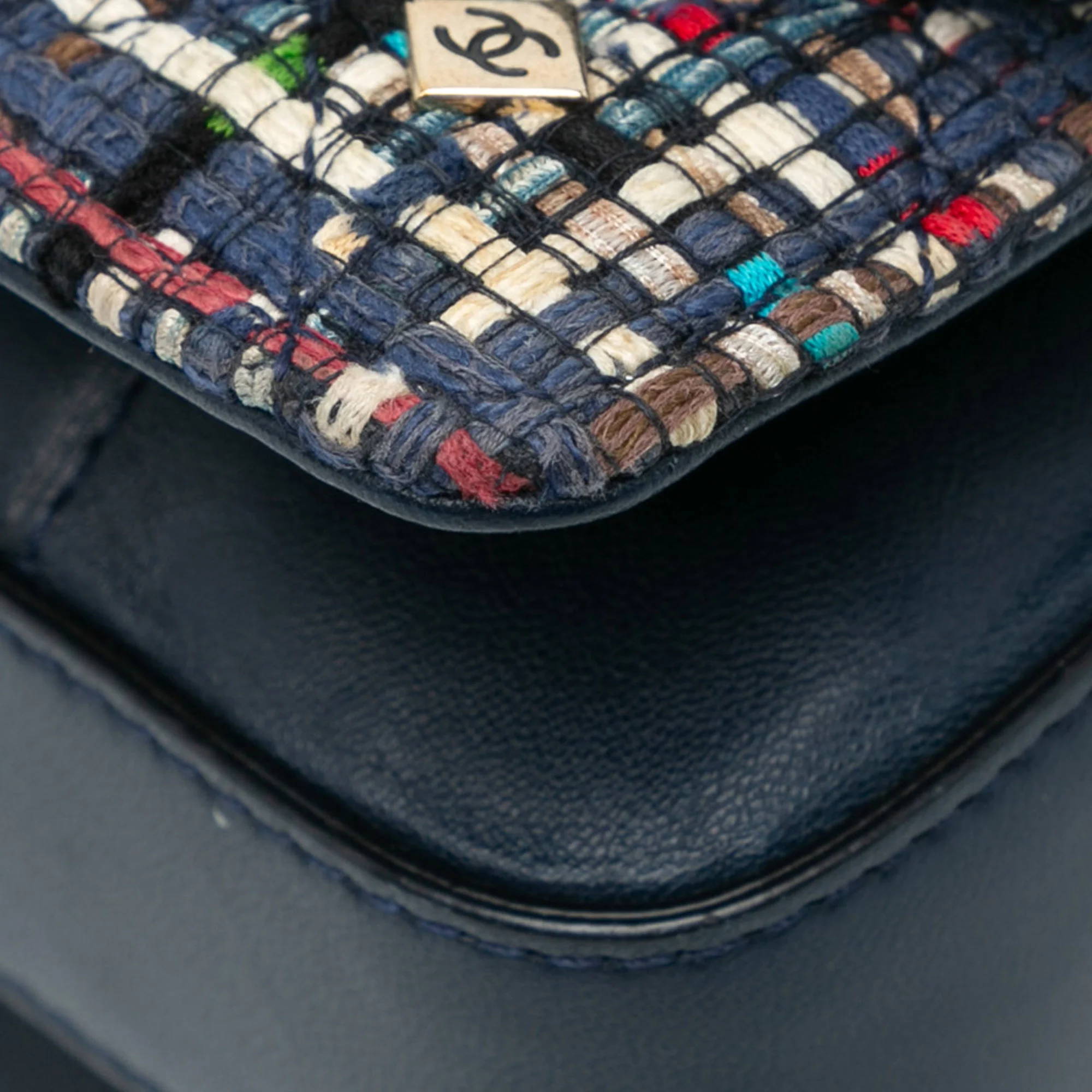 Chanel | Pre-Owned Medium CC Quilted Mixed Fibers and Lambskin Double Flap | Blue/Navy - Image 8