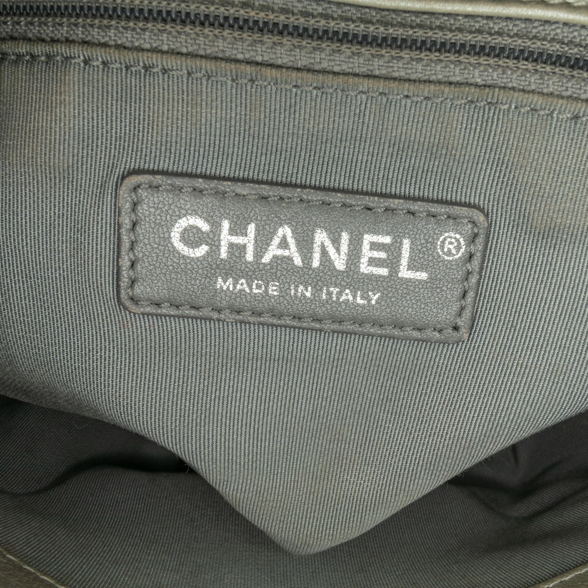 Chanel | Pre-Owned Medium Chevron Calfskin Stud Wars Flap | Silver - Image 10