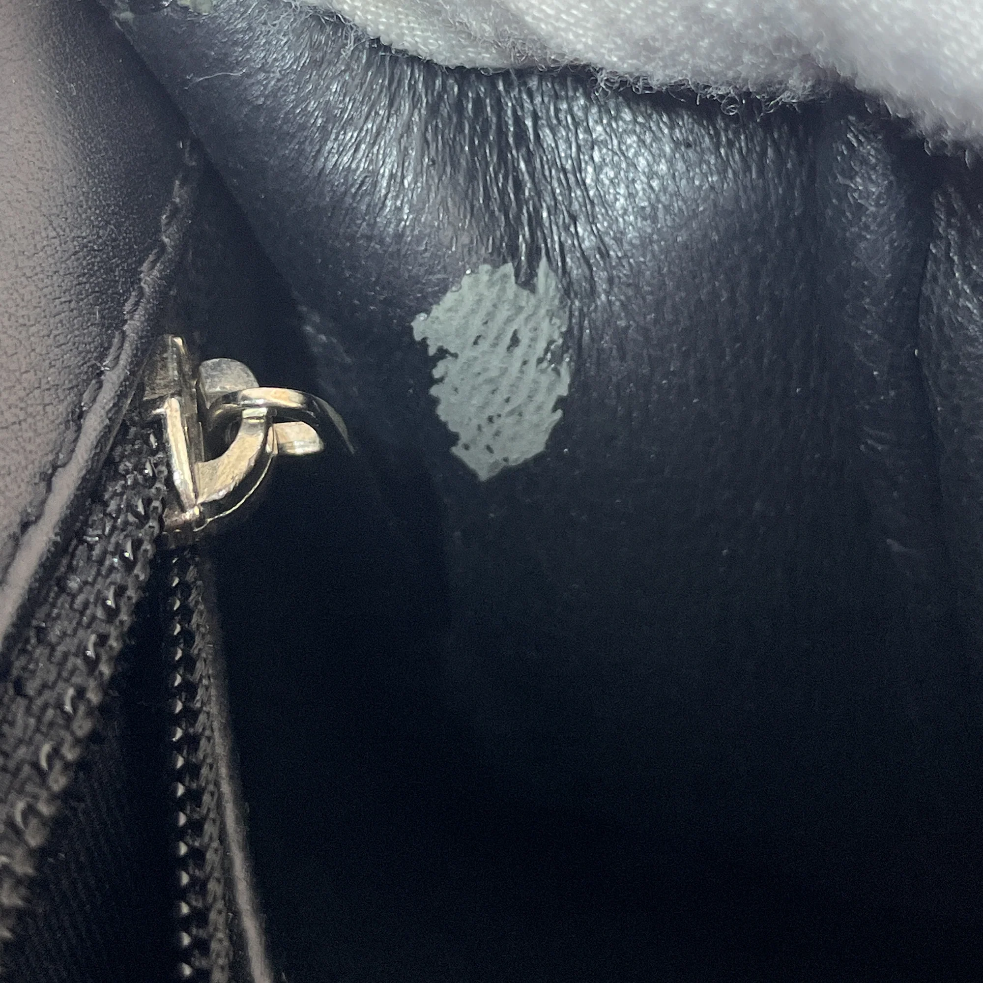 Chanel | Pre-Owned Medium Classic Chevron Patent Double Flap - II | Black - Image 10