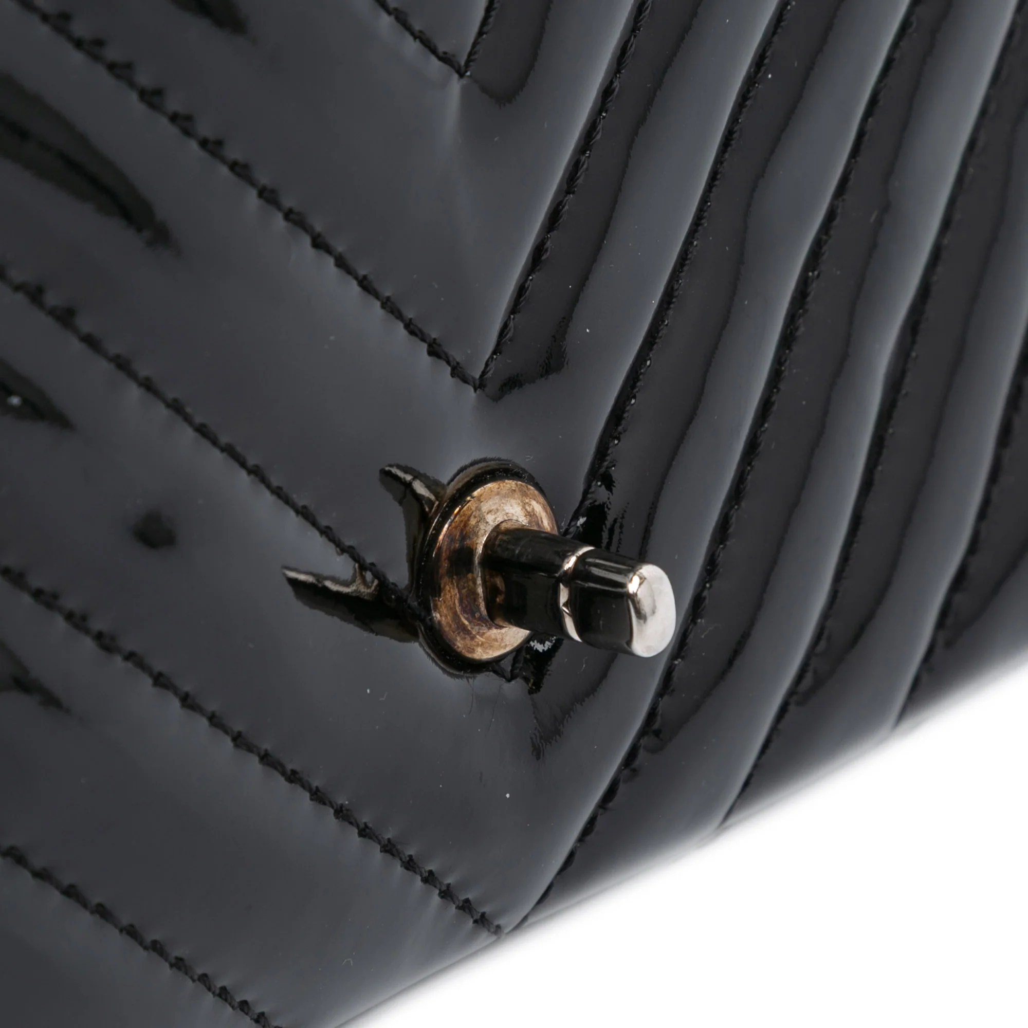 Chanel | Pre-Owned Medium Classic Chevron Patent Double Flap - II | Black - Image 9