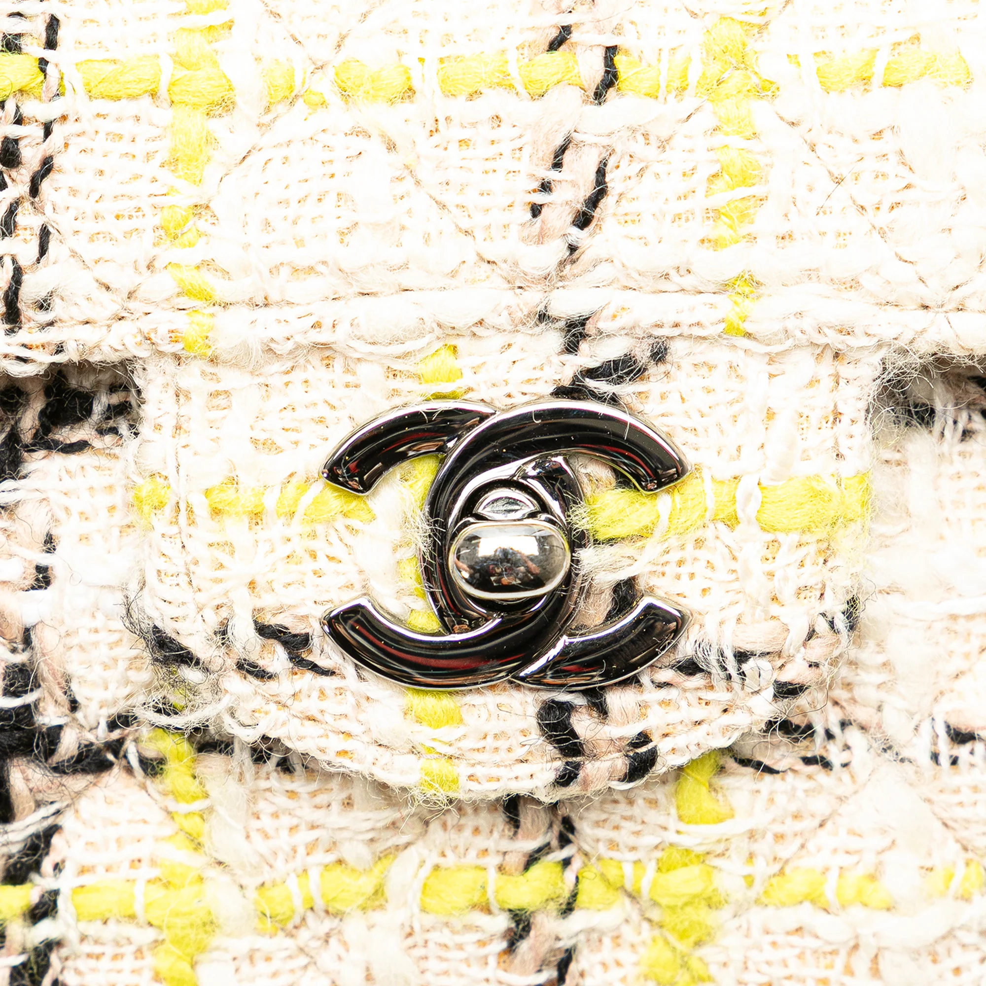Chanel | Pre-Owned Medium Classic Tweed Double Flap | Beige - Image 15