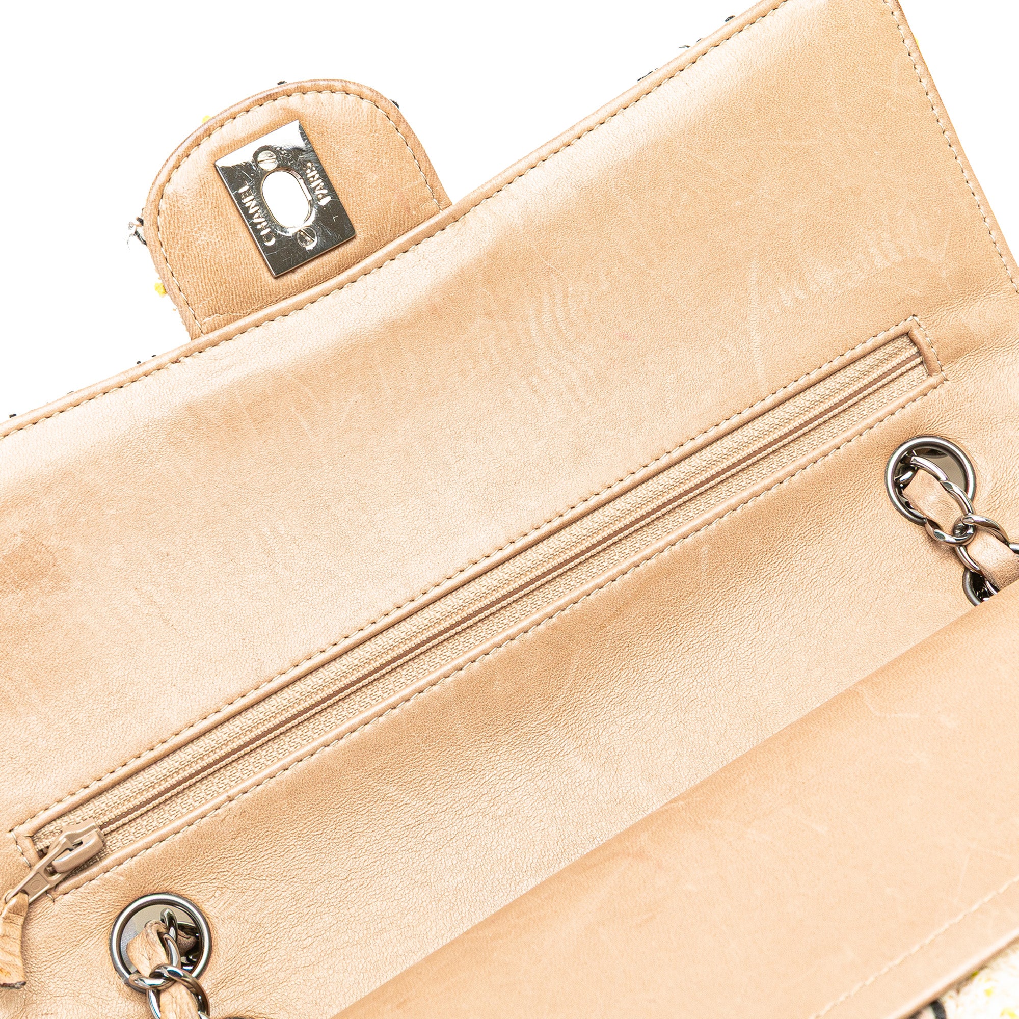 Chanel | Pre-Owned Medium Classic Tweed Double Flap | Beige - Image 17