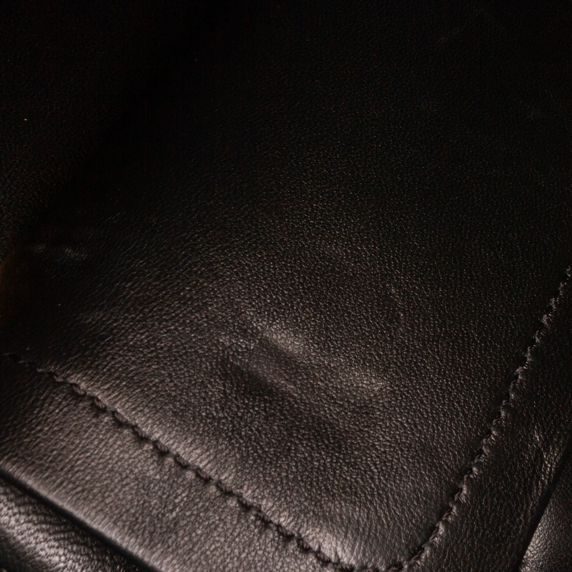 Chanel | Pre-Owned Medium Croc Embossed Lambskin 2.55 Reissue Double Flap Bag | Black/Gold - Image 2