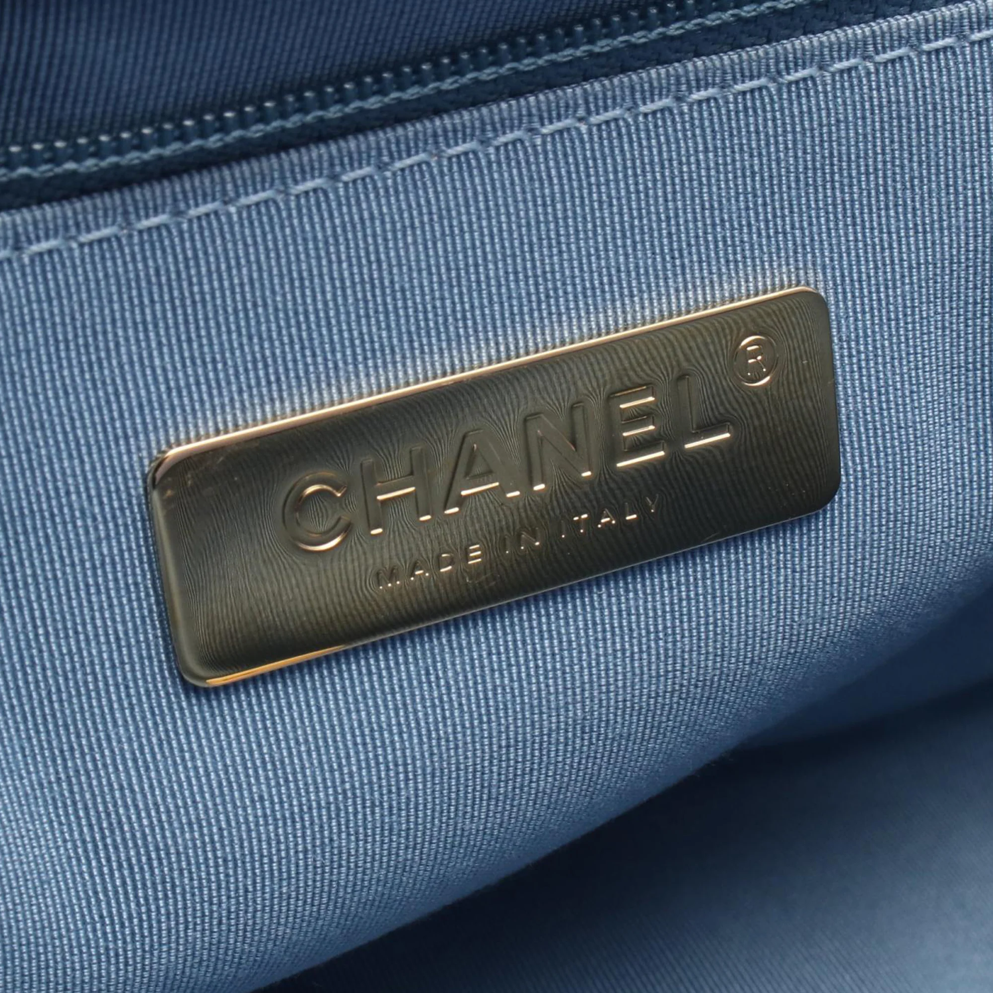 Chanel | Pre-Owned Medium Jersey 19 Flap | Blue - Image 5