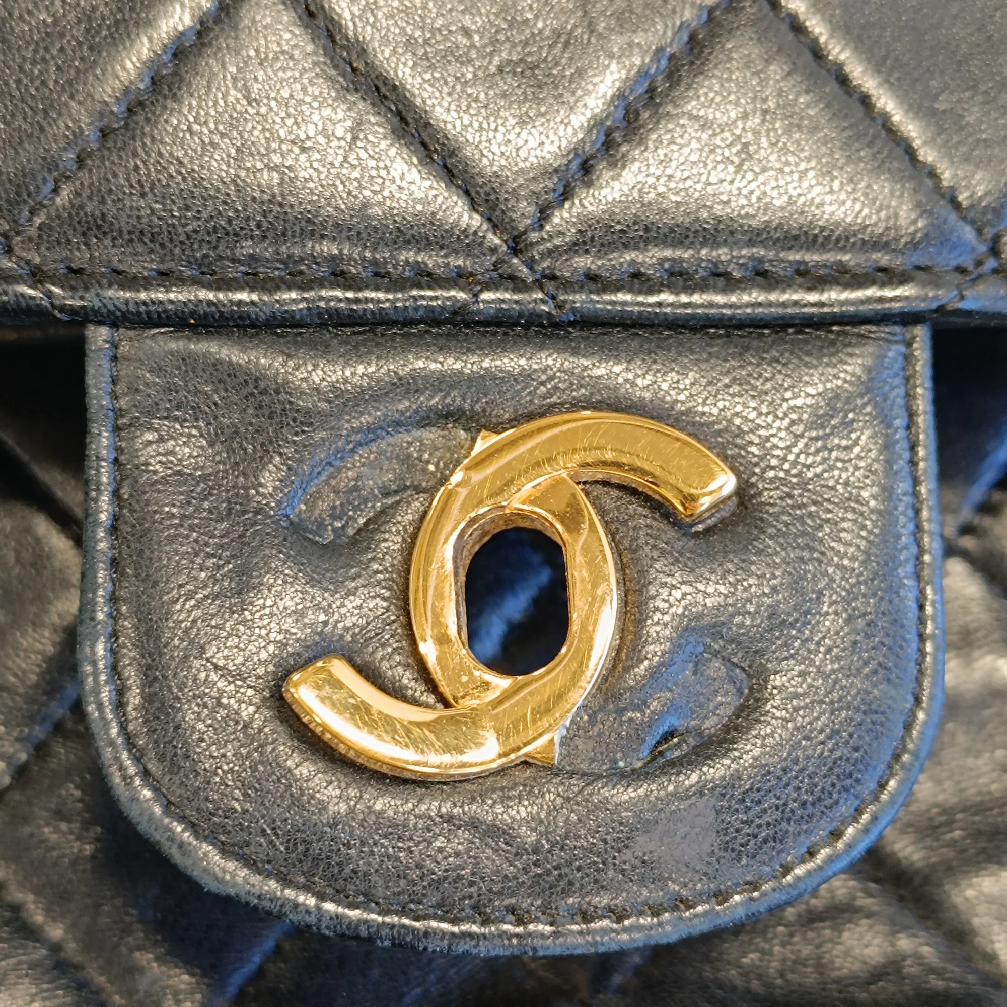 Chanel | Pre-Owned Medium Quilted Lambskin Double Flap | Black - Image 3