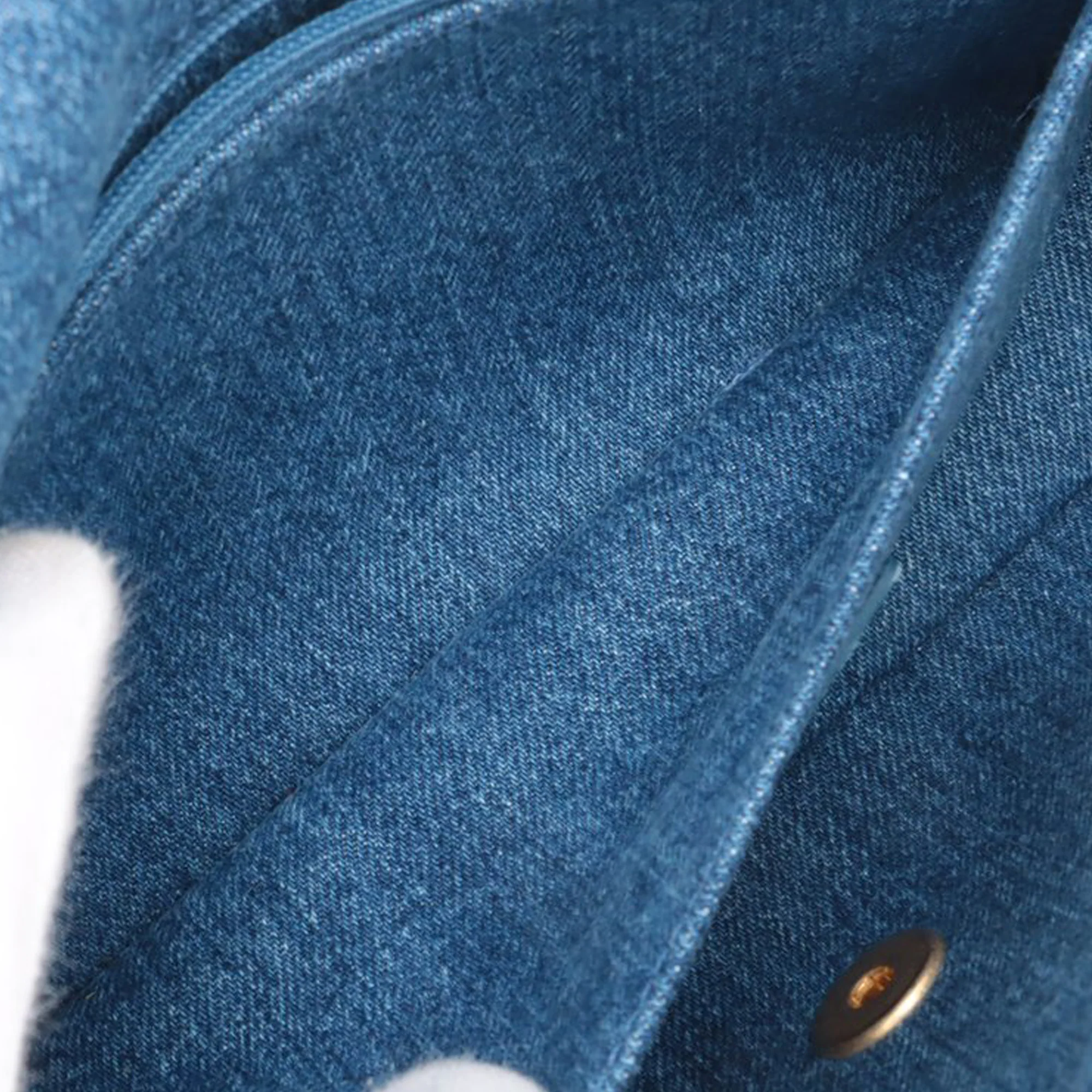 Chanel | Pre-Owned Medium Shearling Denim Egypt Hieroglyph Single Flap | Blue/DenimWhite/Ivory - Image 10