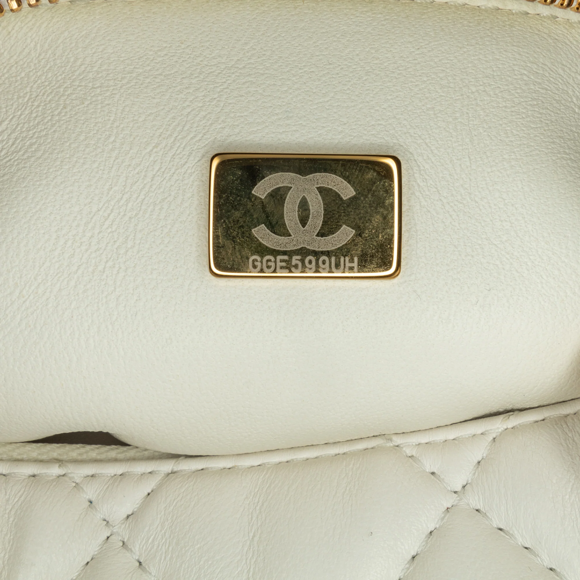 Chanel | Pre-Owned Metiers d'Art CC Quilted Lambskin Box with Top Handle Bag | White - Image 6