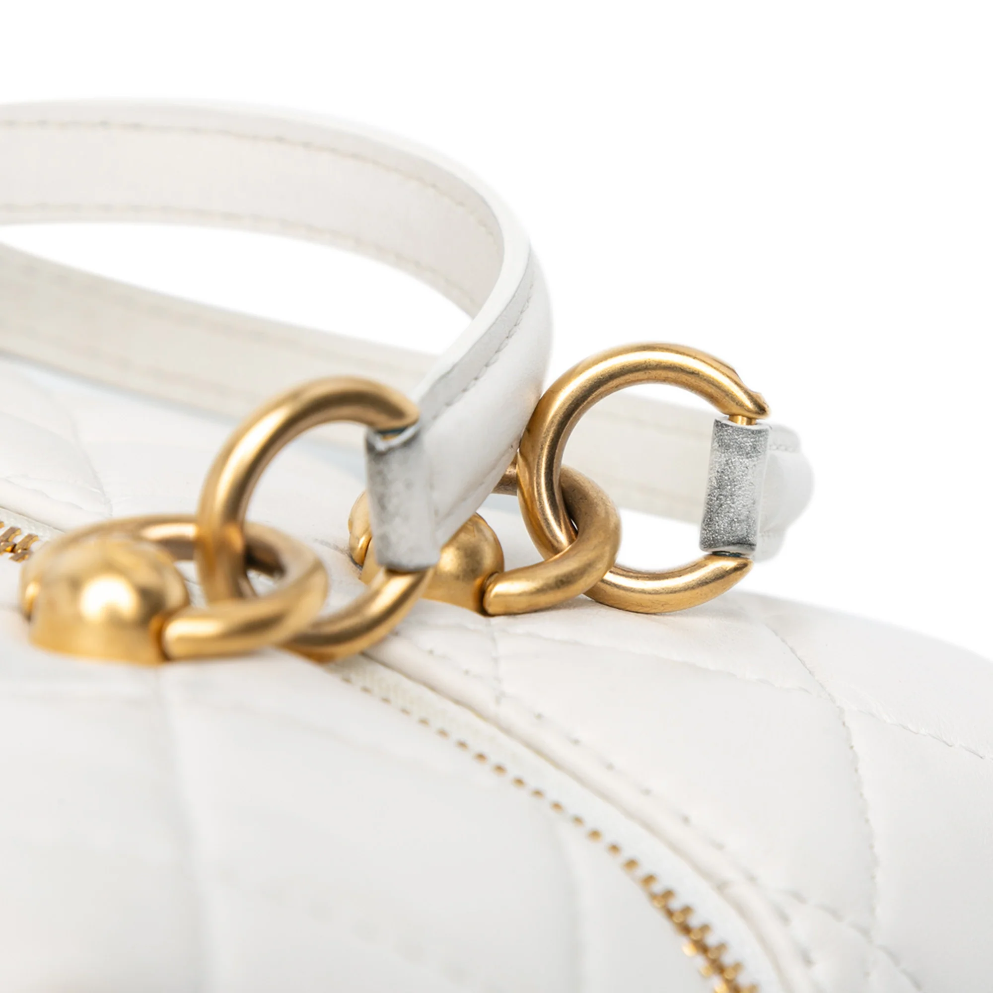 Chanel | Pre-Owned Metiers d'Art CC Quilted Lambskin Box with Top Handle Bag | White - Image 8