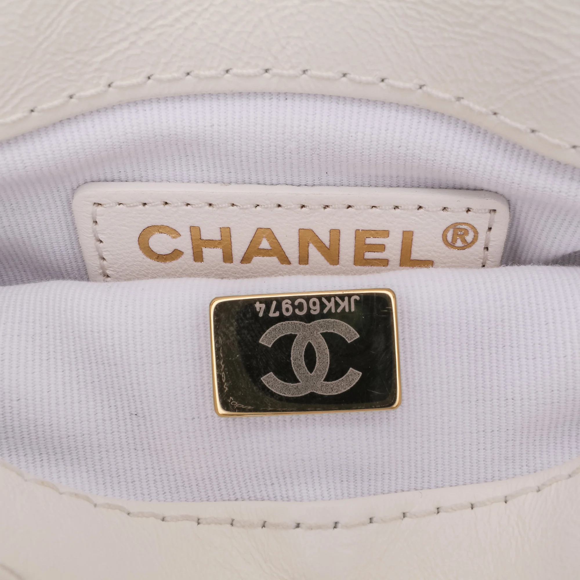 Chanel | Pre-Owned Mini Aged Calfskin City School Flap - I | White/Ivory - Image 9