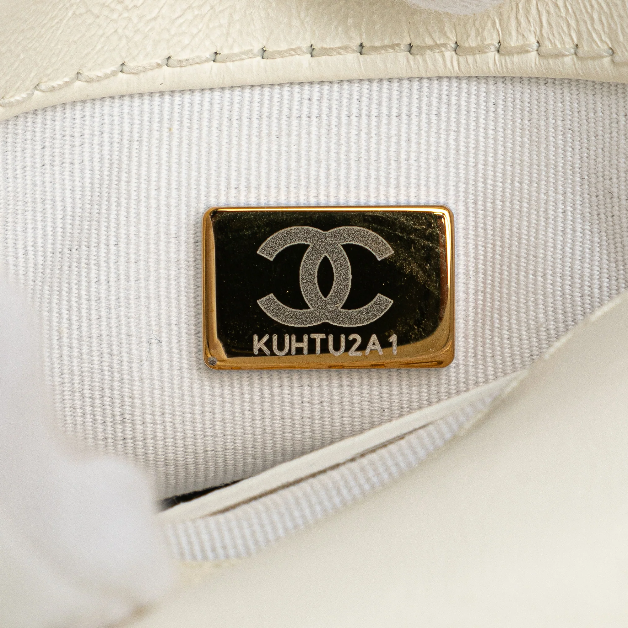 Chanel | Pre-Owned Mini Aged Calfskin City School Flap - II | White/Ivory - Image 7