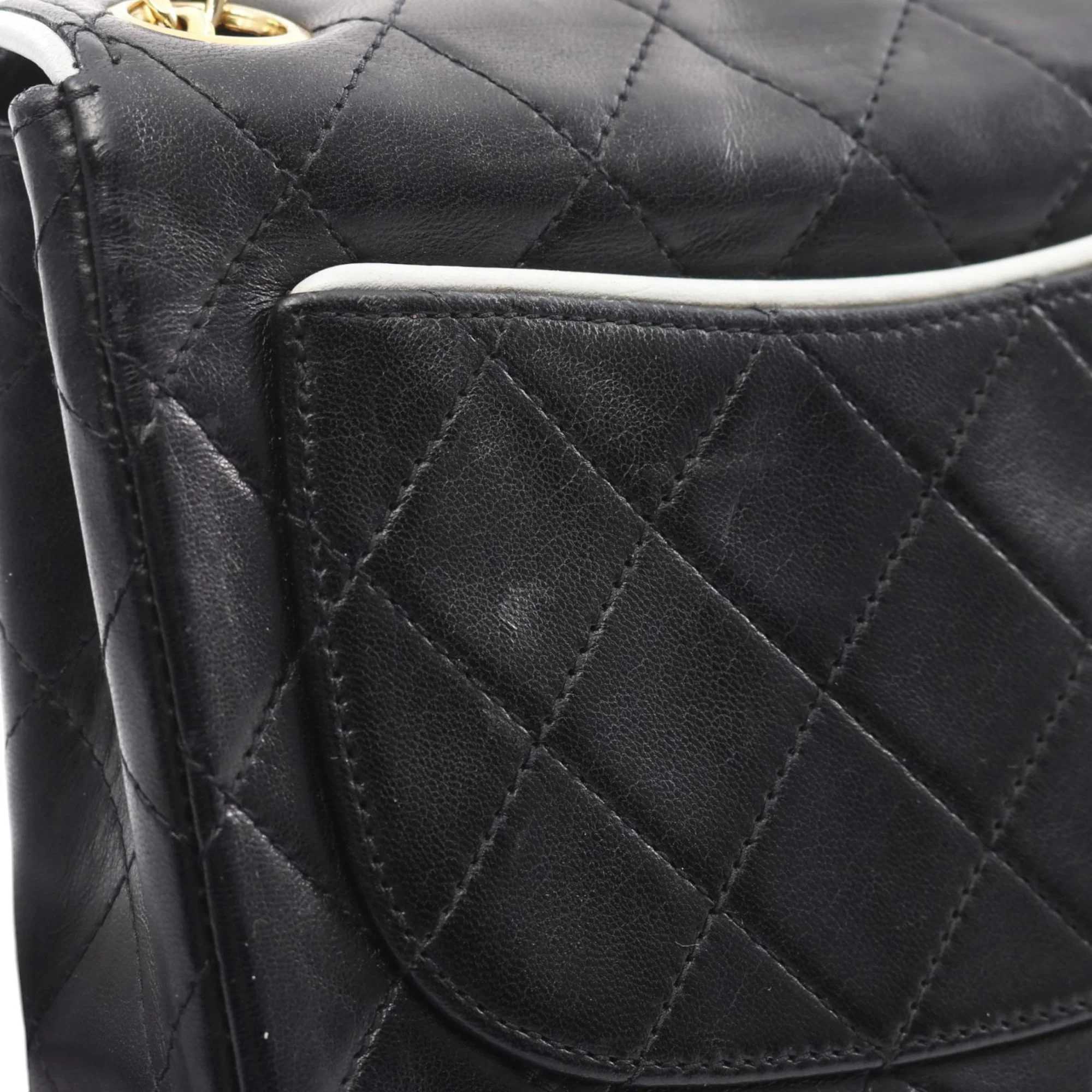 Chanel | Pre-Owned Mini Classic Quilted Lambskin Square Single Flap | Black - Image 3