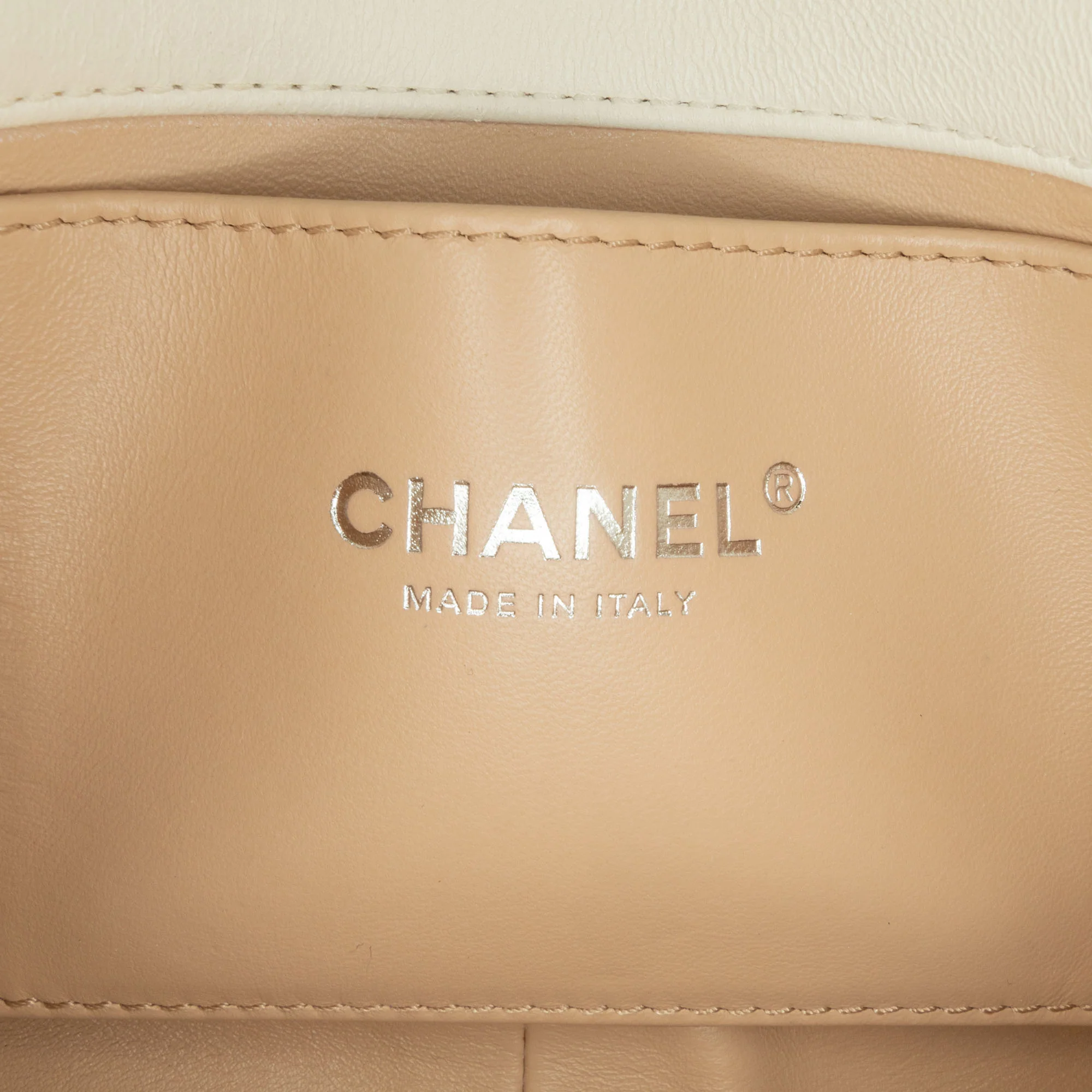 Chanel | Pre-Owned Mini Quilted Lambskin Chain Rows Flap | White - Image 8