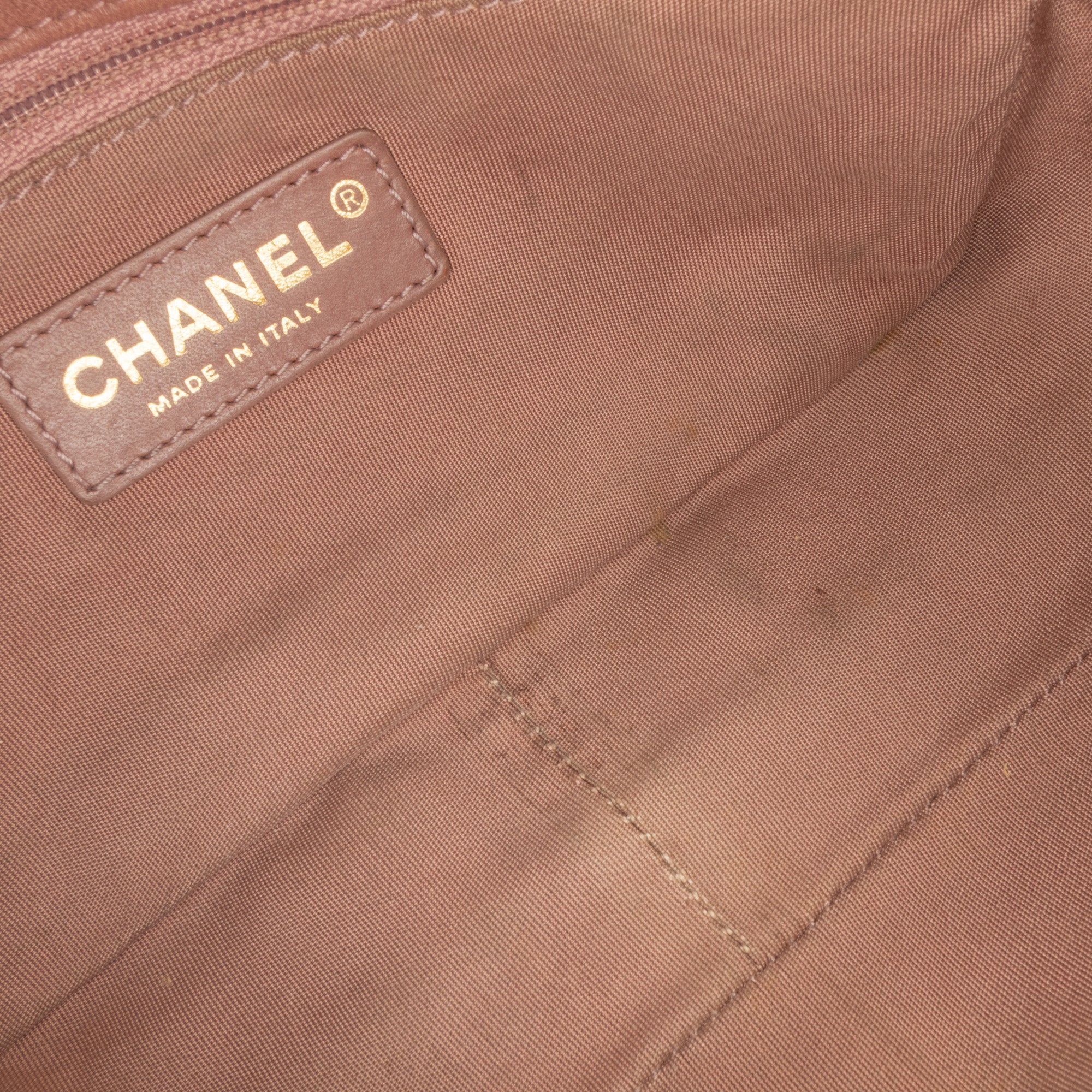 Chanel | Pre-Owned Mini Rectangular Chevron Lambskin Chain Around Flap | Pink/Light Pink - Image 12