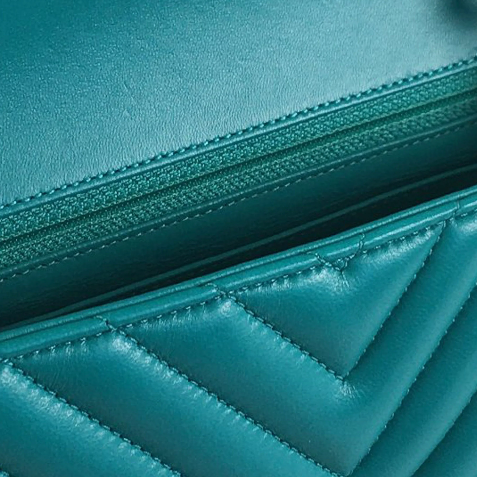 Chanel | Pre-Owned Mini Rectangular Chevron Lambskin Single Flap | Green - Image 19