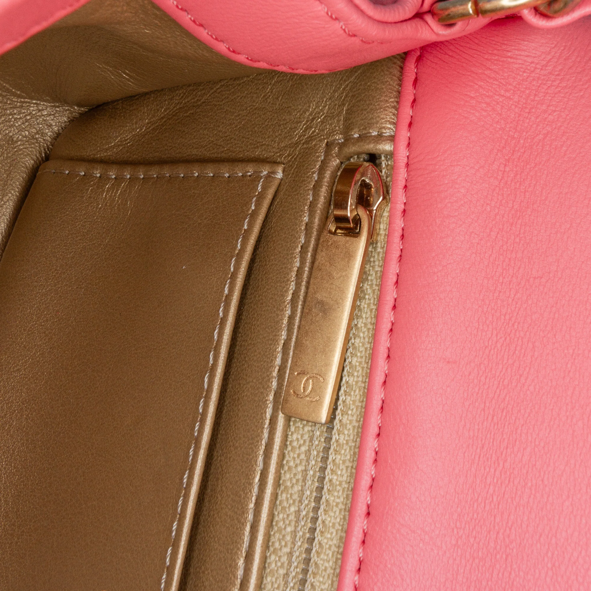 Chanel | Pre-Owned Mini Rectangular Classic Lambskin Pearl Crush Single Flap | Pink - Image 7