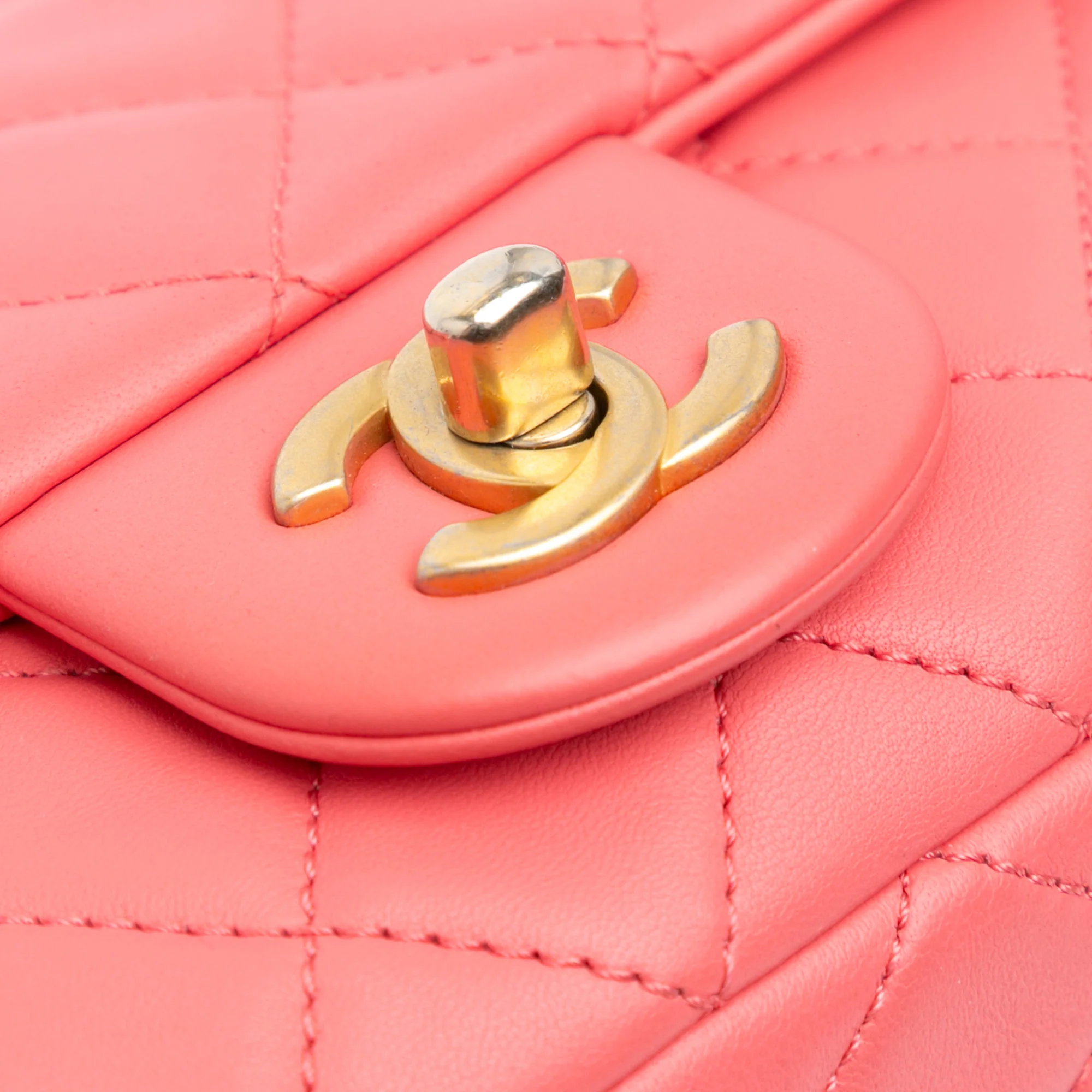 Chanel | Pre-Owned Mini Rectangular Classic Lambskin Pearl Crush Single Flap | Pink - Image 8