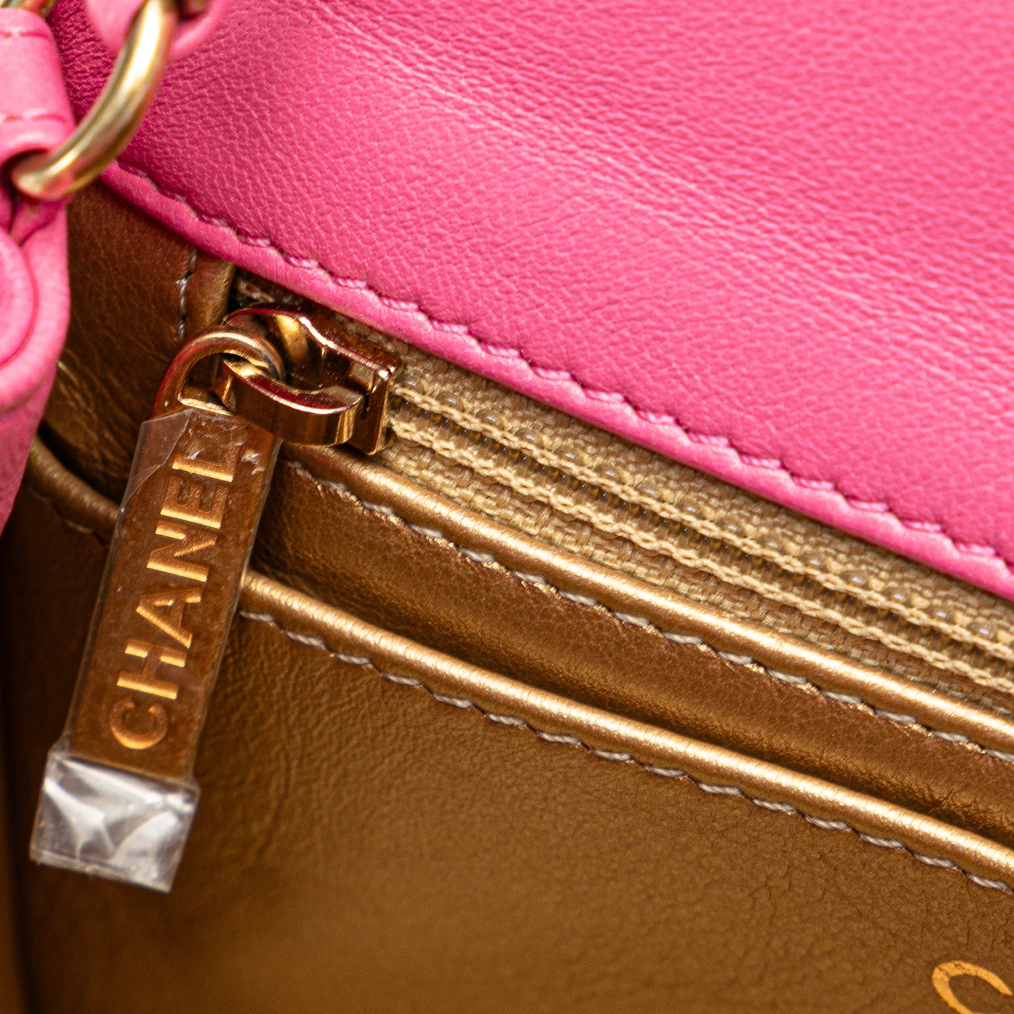 Chanel | Pre-Owned Mini Square Classic Lambskin Pearl Crush Single Flap | Pink - Image 9