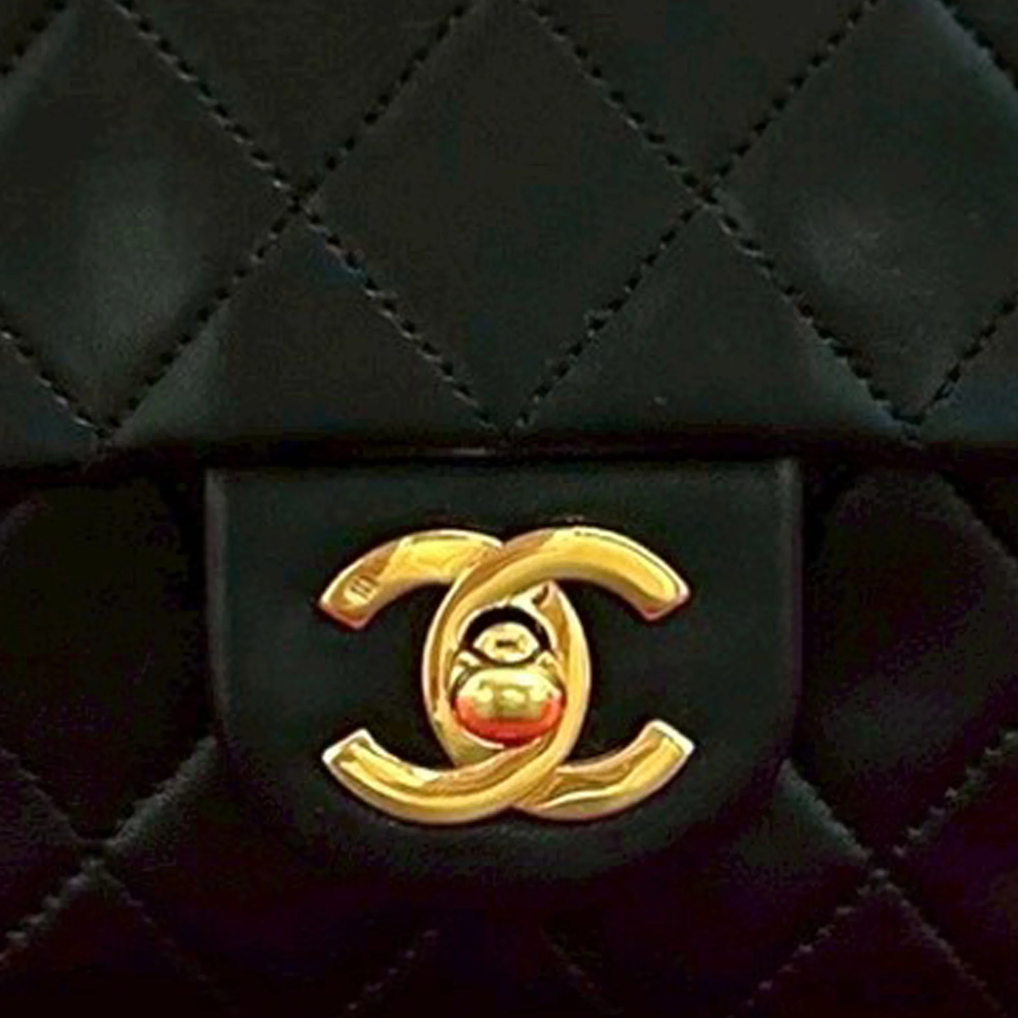 Chanel | Pre-Owned Mini Square Classic Lambskin Single Flap | Black - Image 11