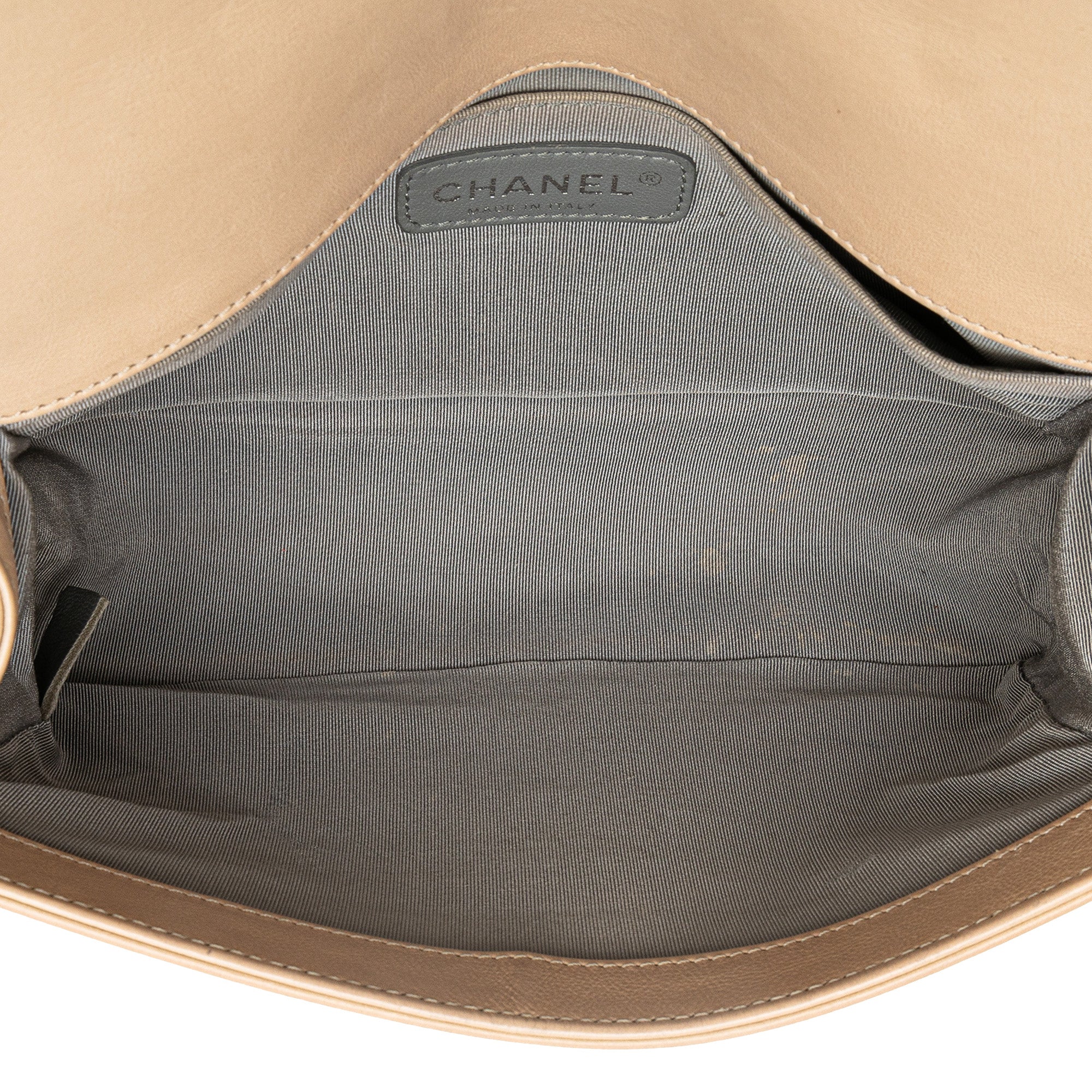 Chanel | Pre-Owned Old Medium Aged Calfskin Double Stitch Boy Flap | Beige - Image 5