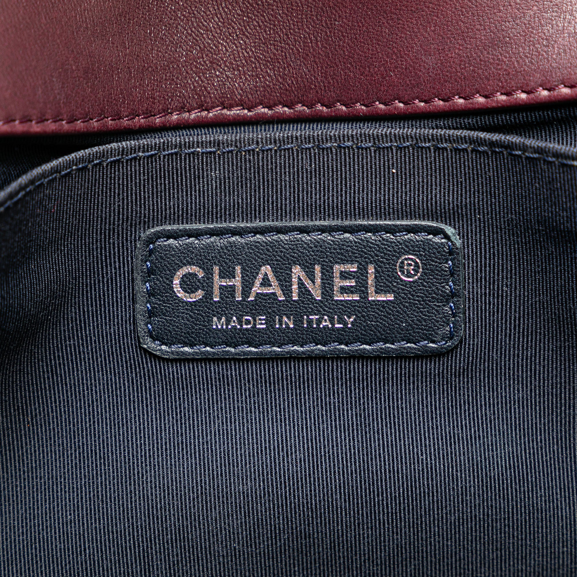 Chanel | Pre-Owned Old Medium Velvet and Tweed Boy Flap - I | Red/Burgundy - Image 5