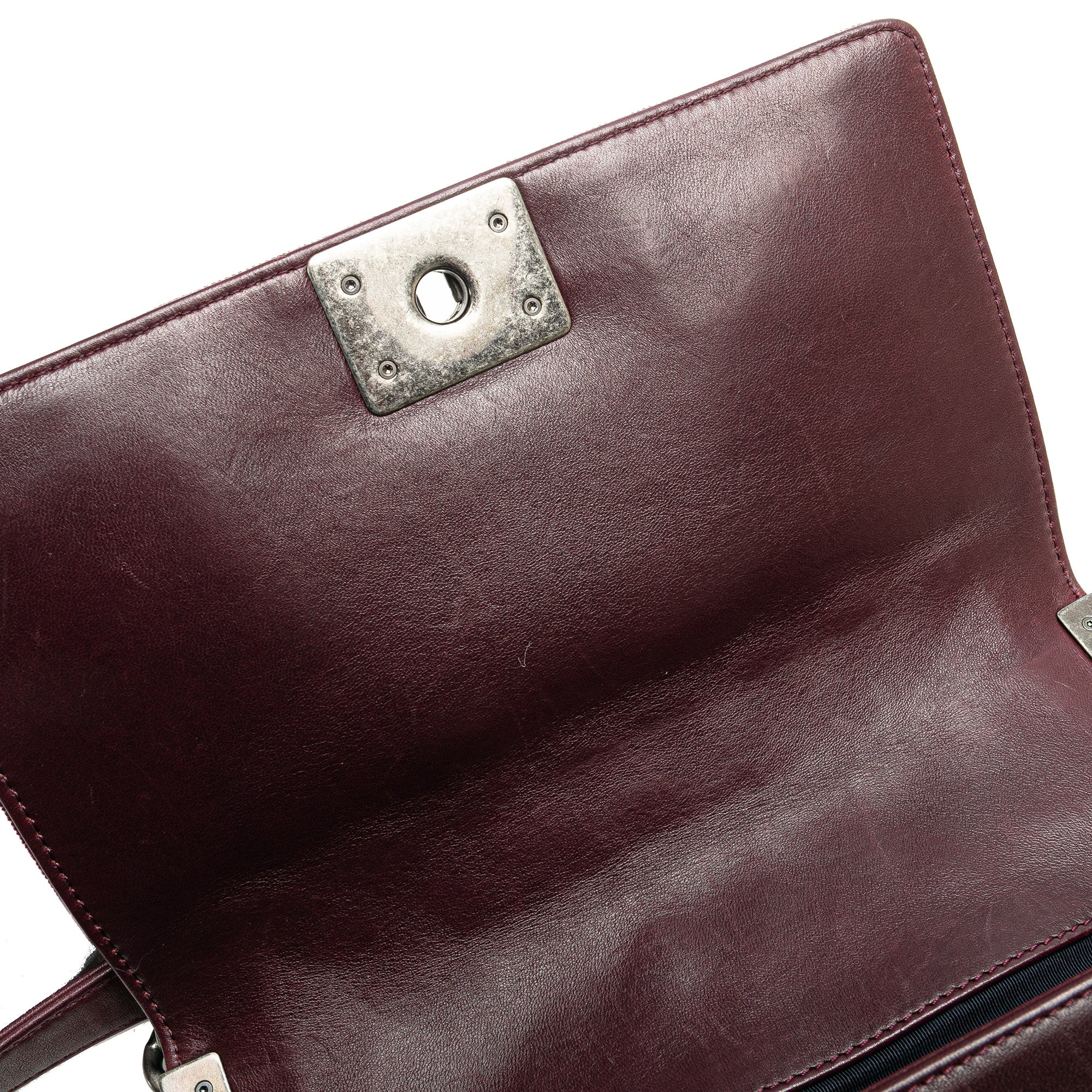 Chanel | Pre-Owned Old Medium Velvet and Tweed Boy Flap - I | Red/Burgundy - Image 7