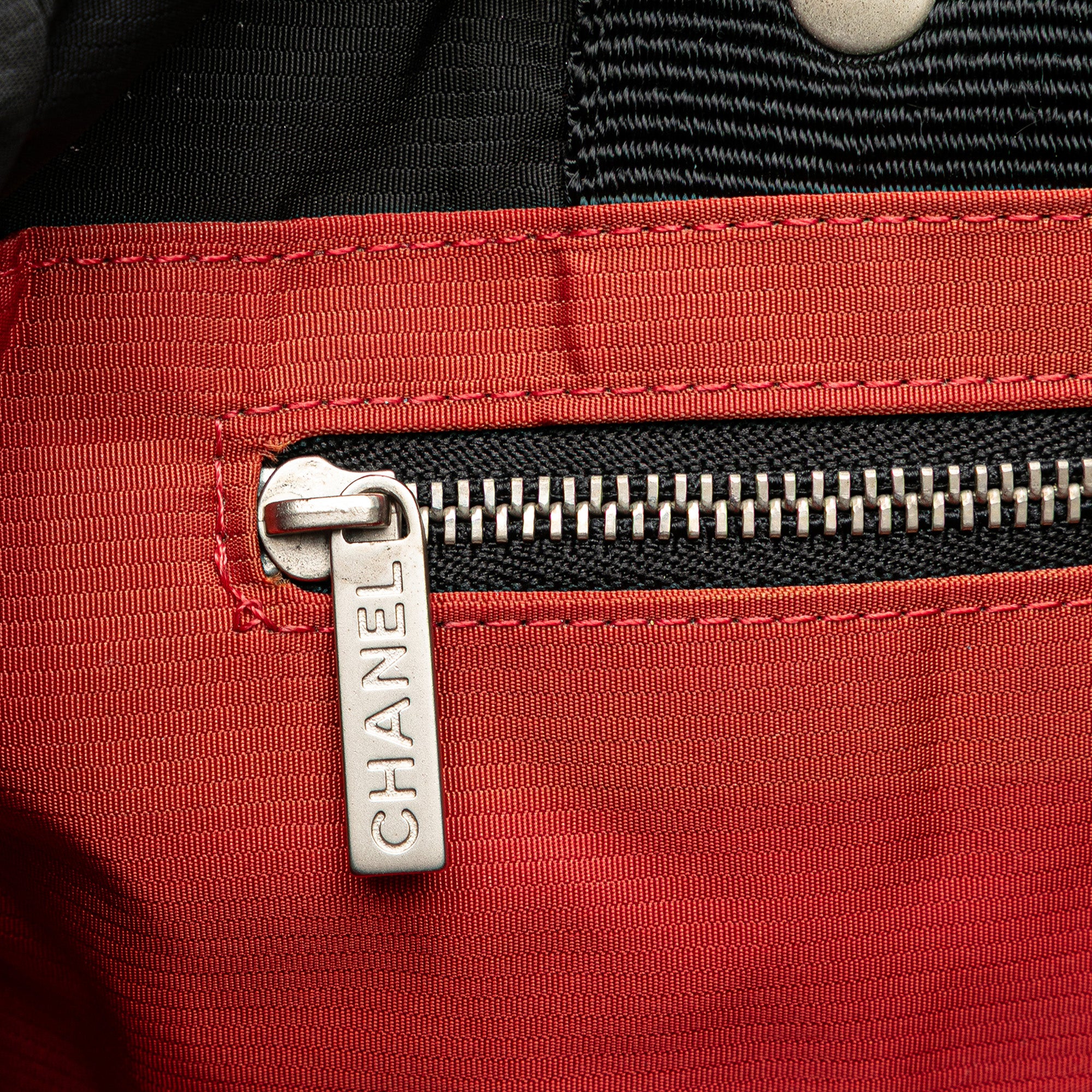 Chanel | Pre-Owned Old Travel Line Nylon Tote | Black - Image 13