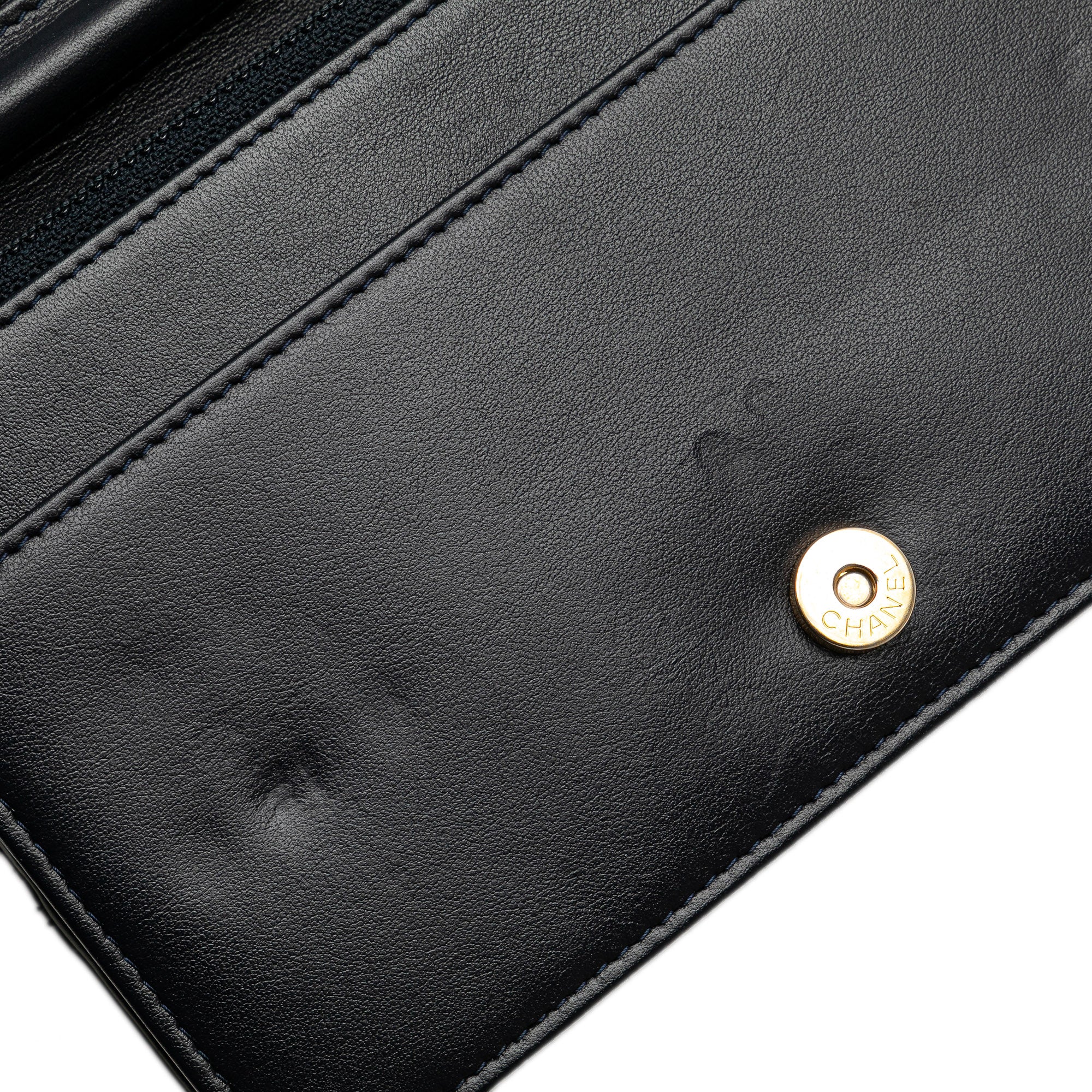 Chanel | Pre-Owned Quilted Aged Calfskin Gabrielle Wallet On Chain | Black - Image 13