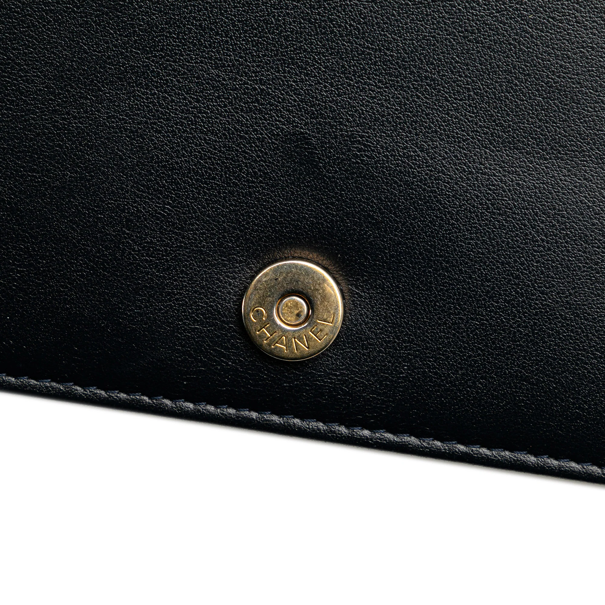 Chanel | Pre-Owned Quilted Aged Calfskin Gabrielle Wallet On Chain | Black - Image 2