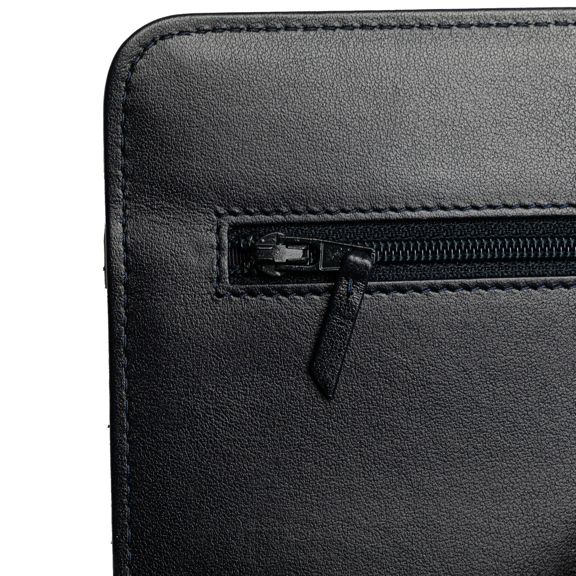 Chanel | Pre-Owned Quilted Aged Calfskin Gabrielle Wallet On Chain | Black - Image 3