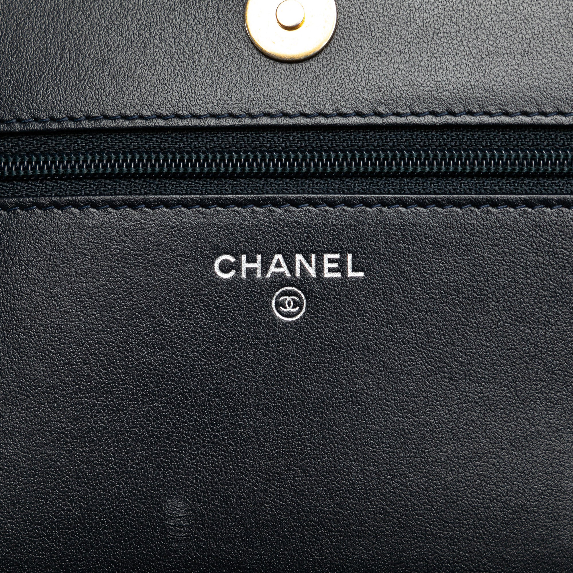 Chanel | Pre-Owned Quilted Aged Calfskin Gabrielle Wallet On Chain | Black - Image 9
