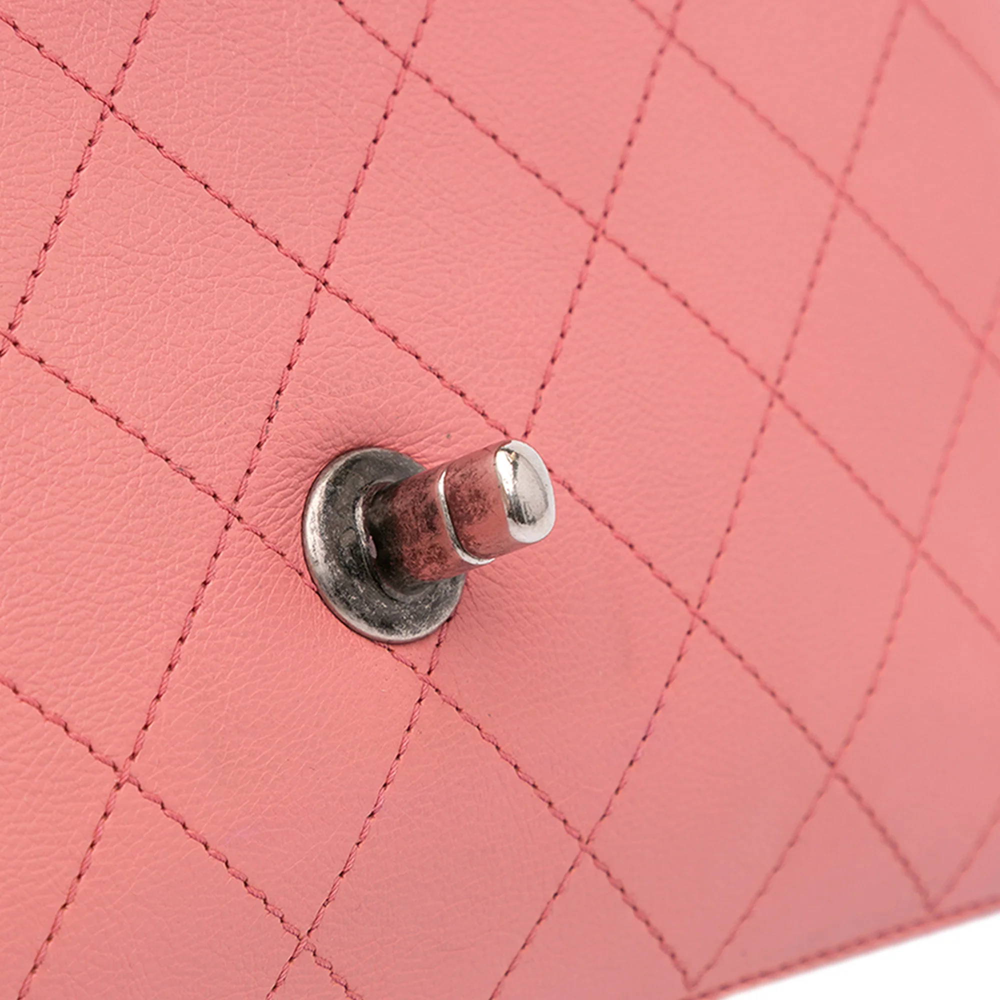 Chanel | Pre-Owned Quilted Calfskin Straight Lined Flap - II | Pink - Image 3