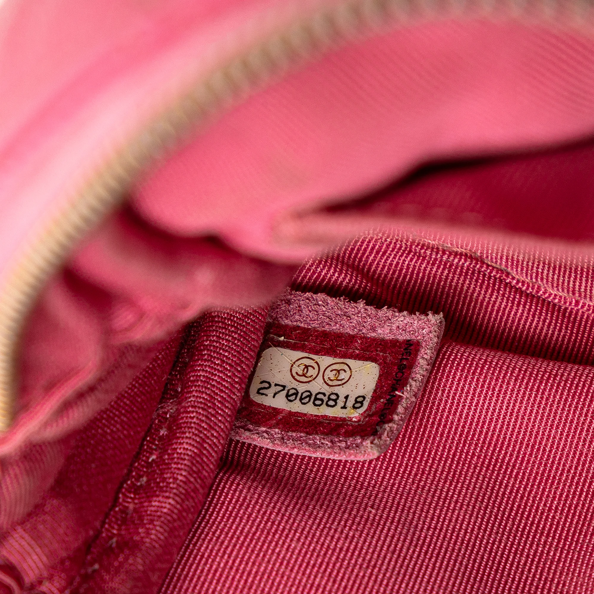 Chanel | Pre-Owned Quilted Caviar CC Day Camera Bag | Pink - Image 6