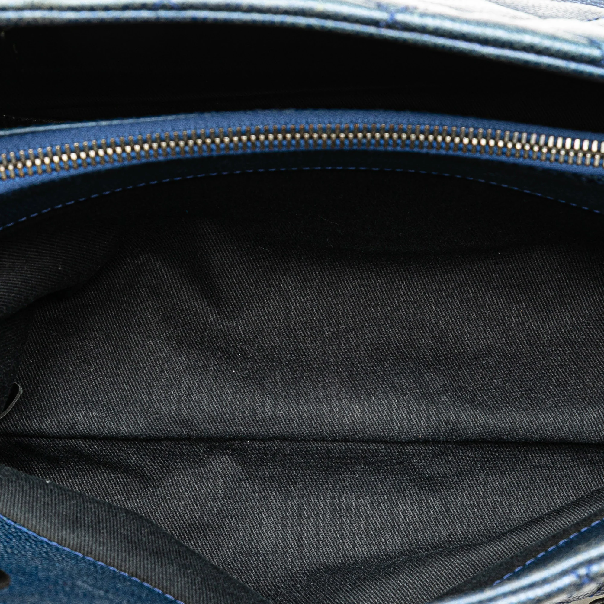 Chanel | Pre-Owned Quilted Iridescent Caviar Chic Shopping Tote | Blue/Dark Blue - Image 9