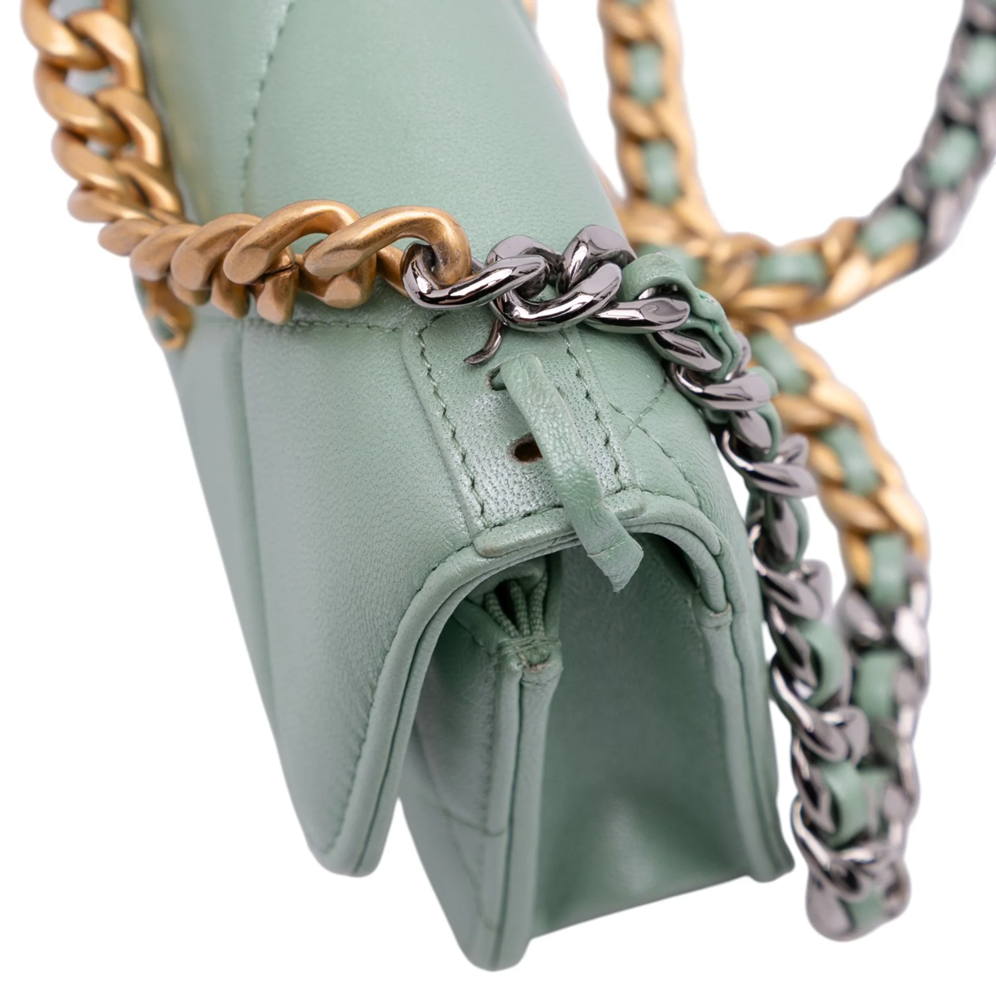 Chanel | Pre-Owned Quilted Lambskin 19 Wallet on Chain | Green/Light Green - Image 11