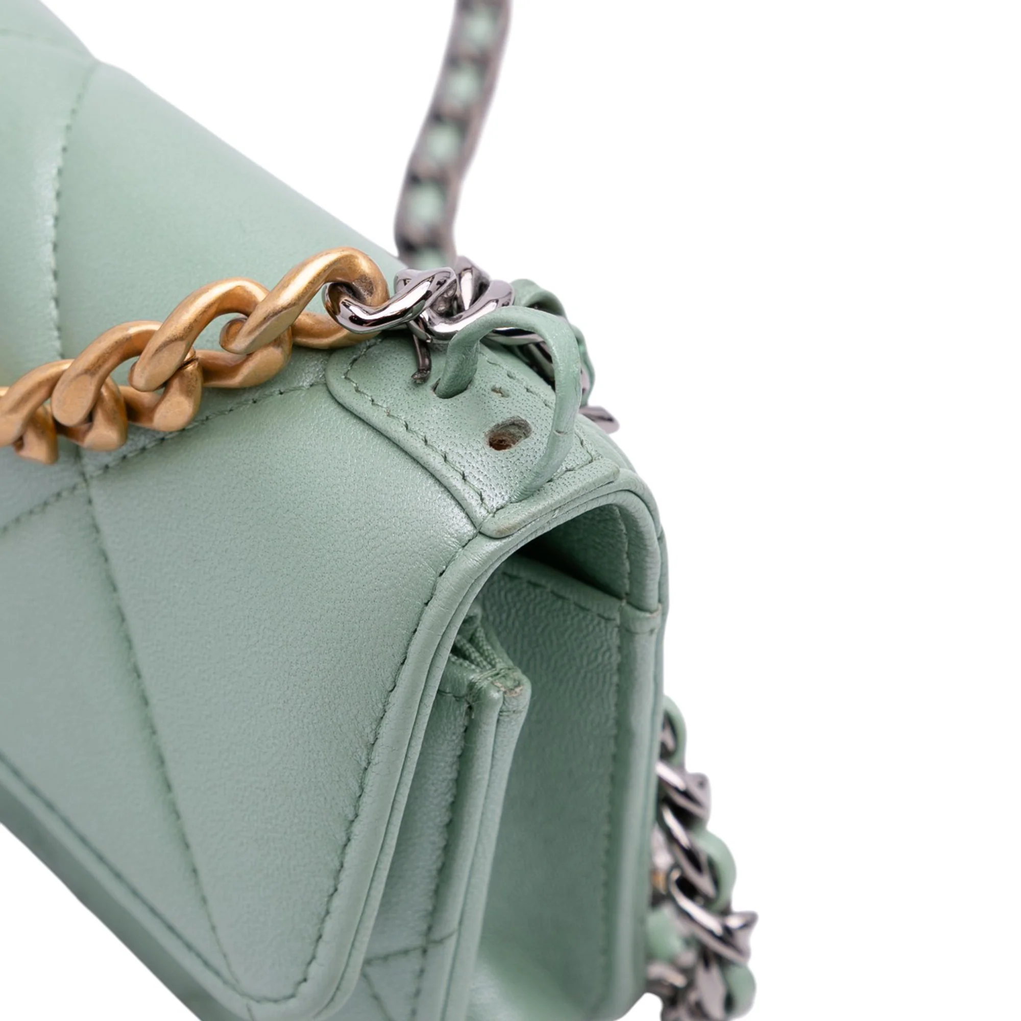 Chanel | Pre-Owned Quilted Lambskin 19 Wallet on Chain | Green/Light Green - Image 2