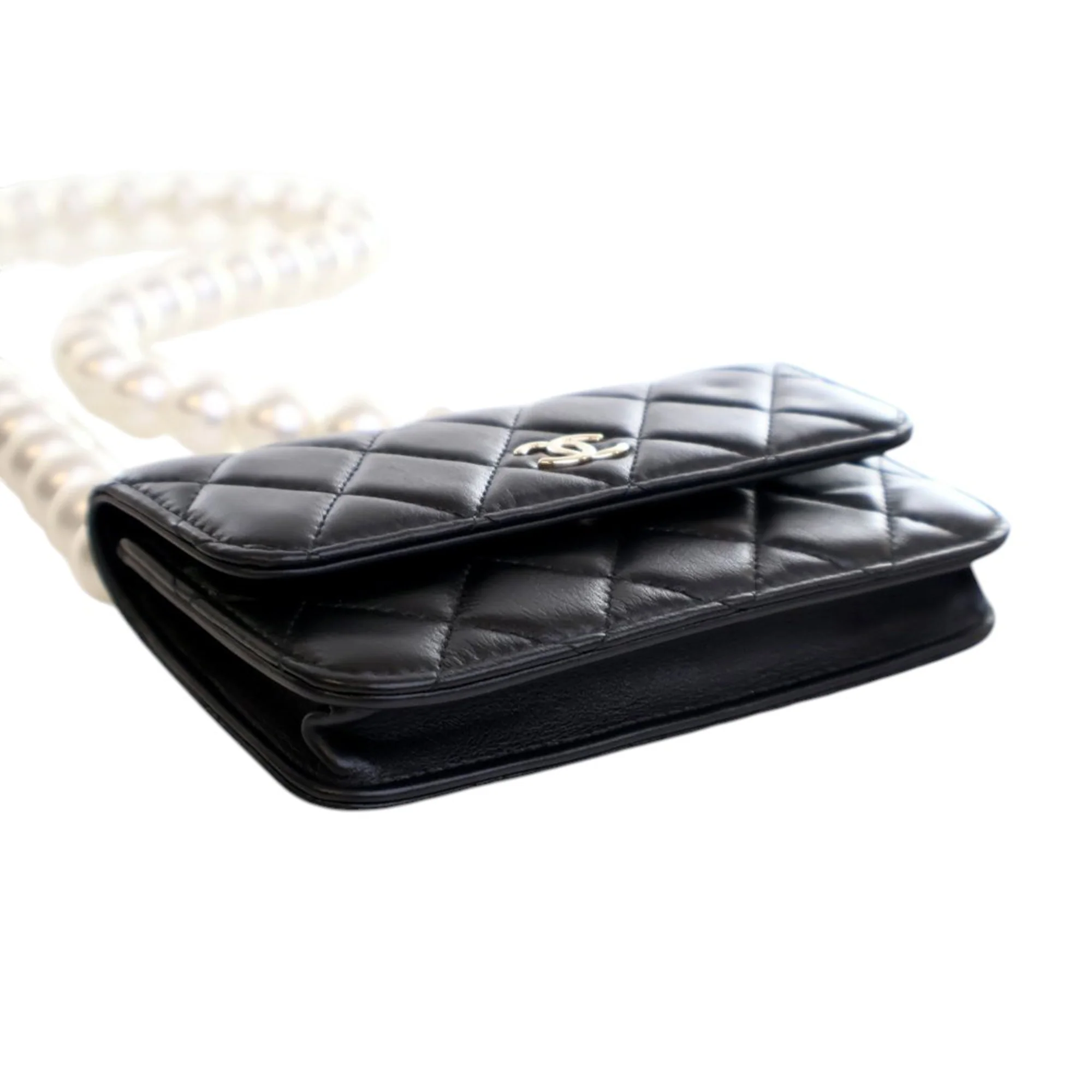Chanel | Pre-Owned Quilted Lambskin Maxi Pearls Clutch With Chain | Black - Image 12