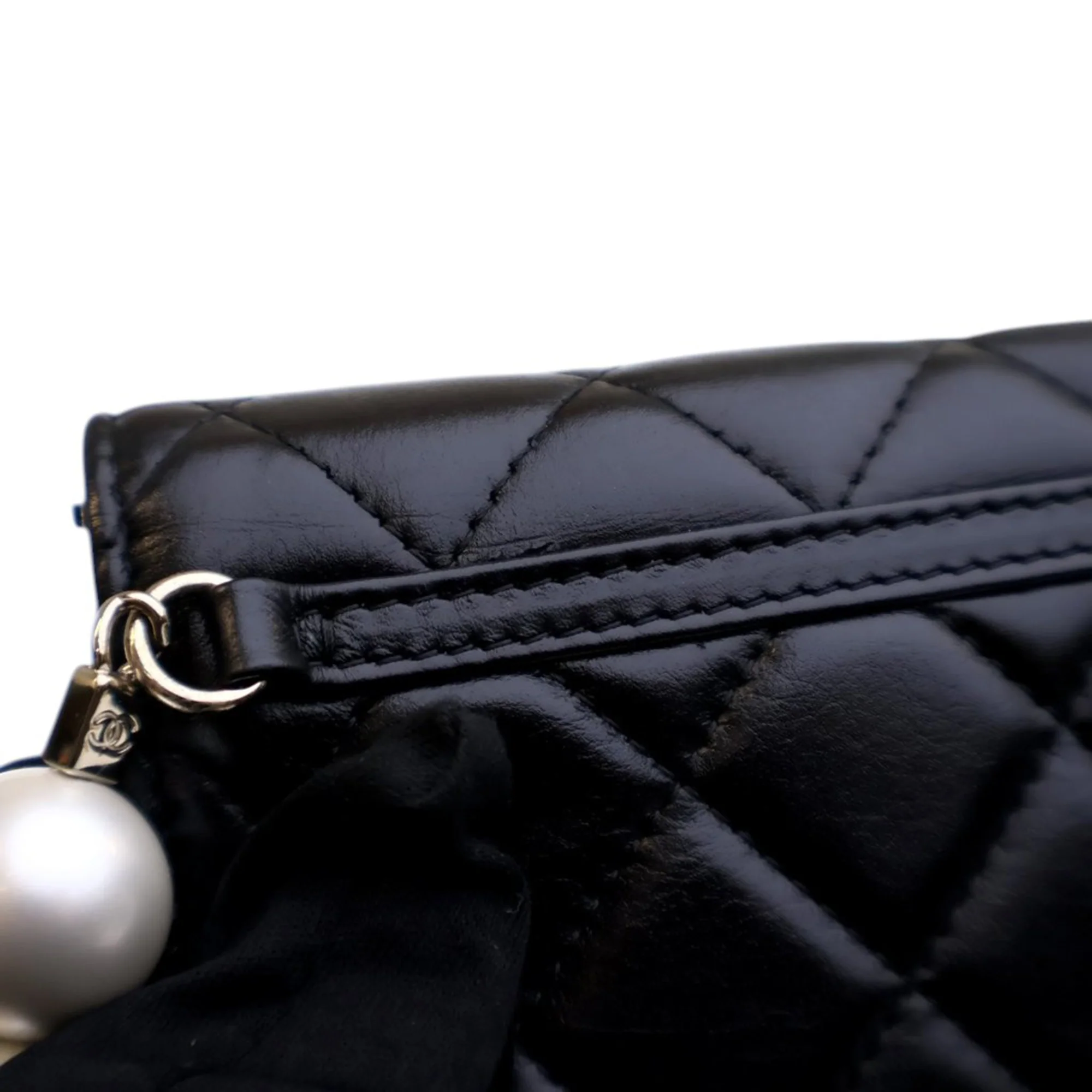 Chanel | Pre-Owned Quilted Lambskin Maxi Pearls Clutch With Chain | Black - Image 2