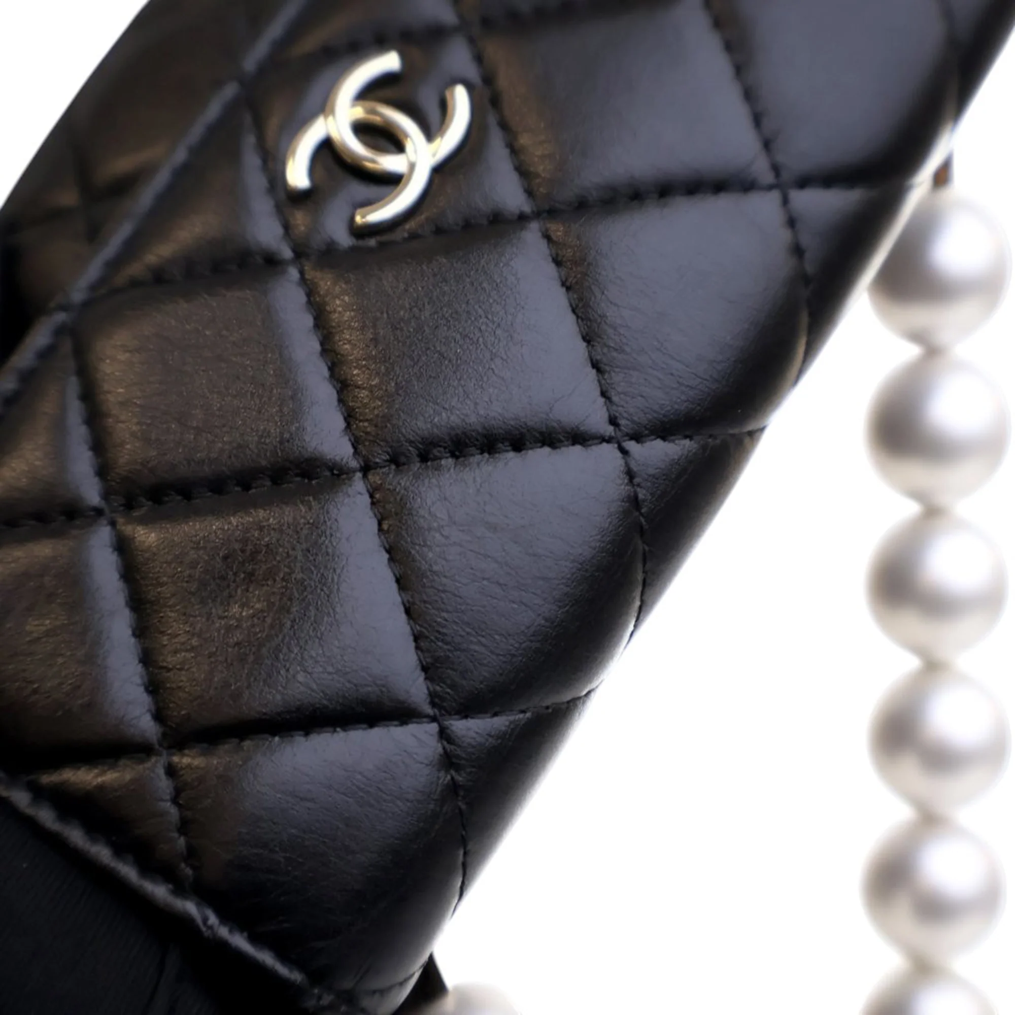 Chanel | Pre-Owned Quilted Lambskin Maxi Pearls Clutch With Chain | Black - Image 3