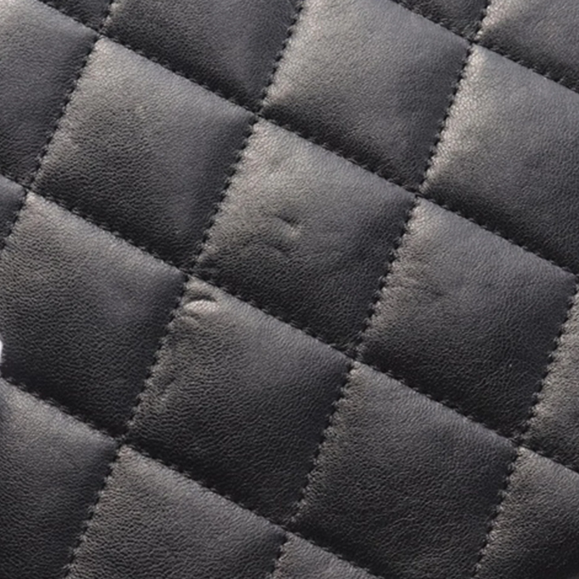 Chanel | Pre-Owned Quilted Lambskin Oval Logo Chain Top Handle Round Clutch on Chain | Black - Image 6