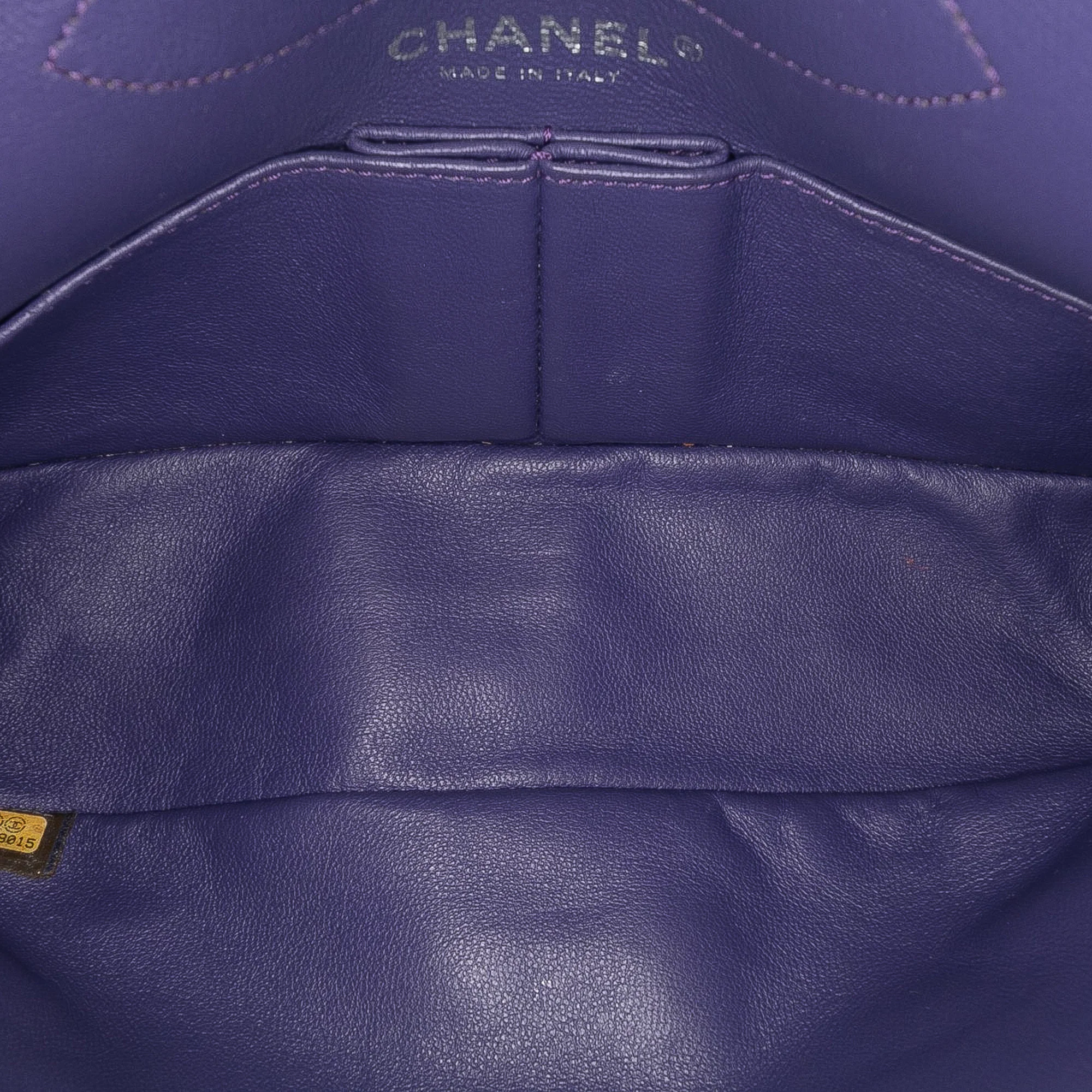 Chanel | Pre-Owned Quilted Lambskin Reissue 2.55 Double Flap 225 | Purple/Dark Purple - Image 6