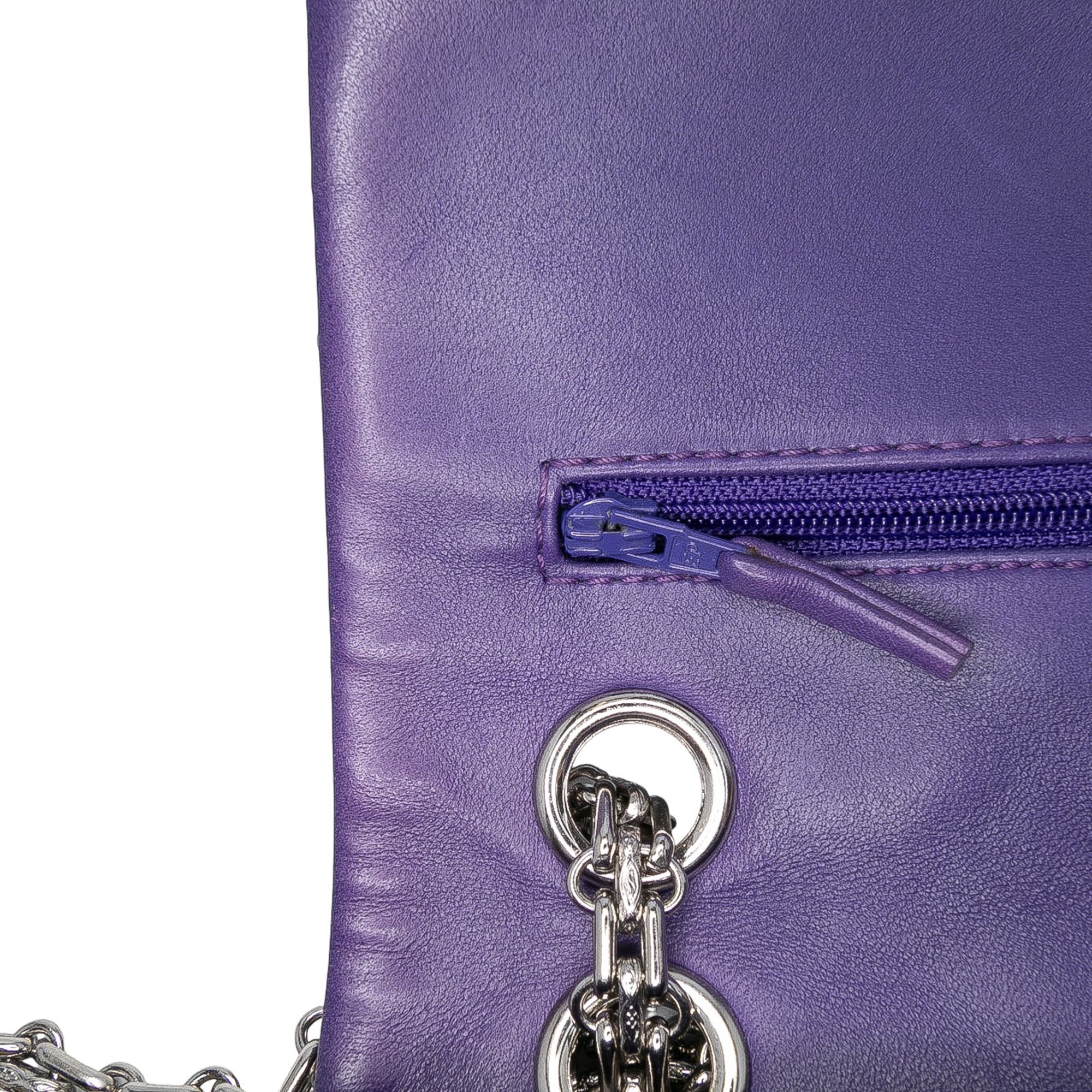 Chanel | Pre-Owned Quilted Lambskin Reissue 2.55 Double Flap 225 | Purple/Dark Purple - Image 7