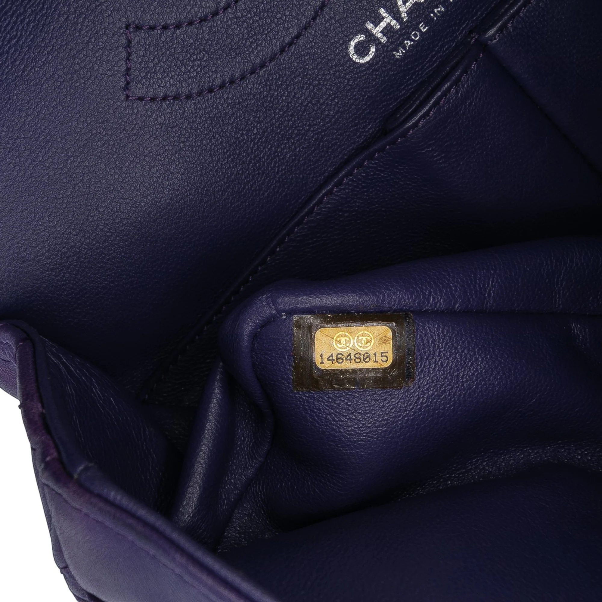 Chanel | Pre-Owned Quilted Lambskin Reissue 2.55 Double Flap 225 | Purple/Dark Purple - Image 9