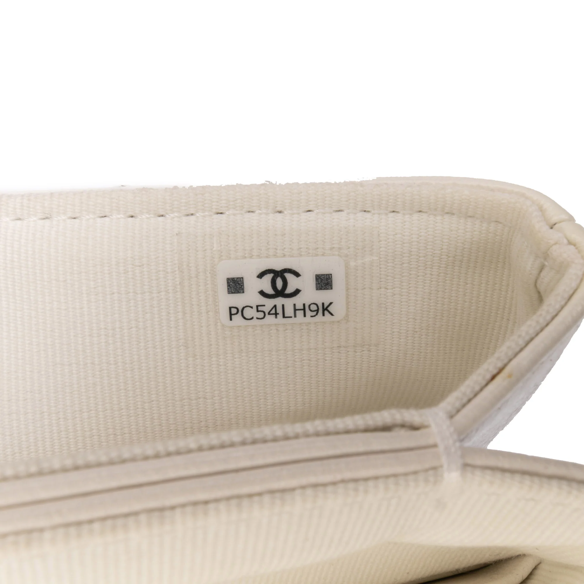 Chanel | Pre-Owned Quilted Shiny Lambskin Flap with Chain | White/Ivory - Image 9