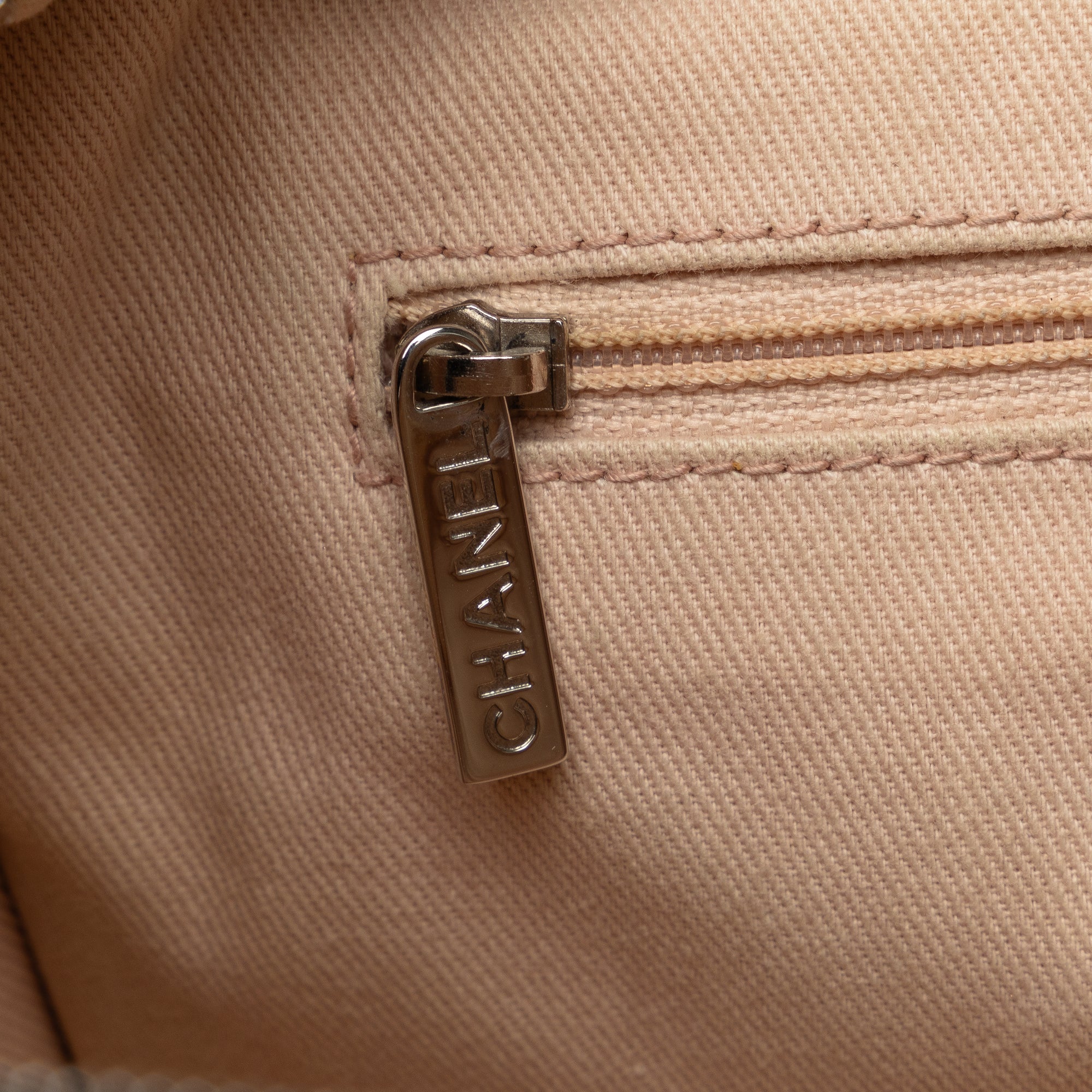 Chanel | Pre-Owned Small Canvas Deauville Bowling Bag | Pink/Light Pink - Image 14