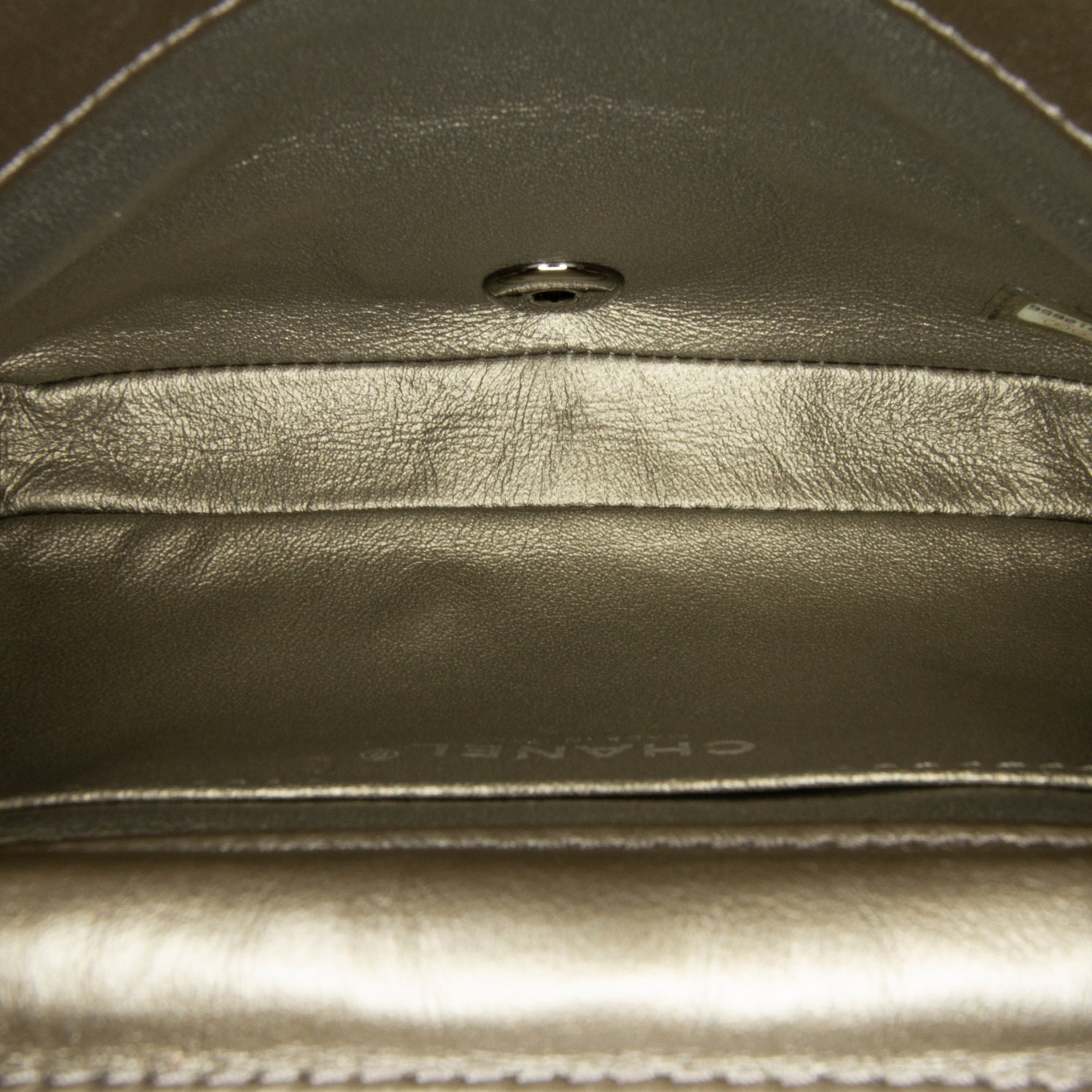Chanel | Pre-Owned Small Chevron Data Center Envelope Flap Bag | Gold - Image 7