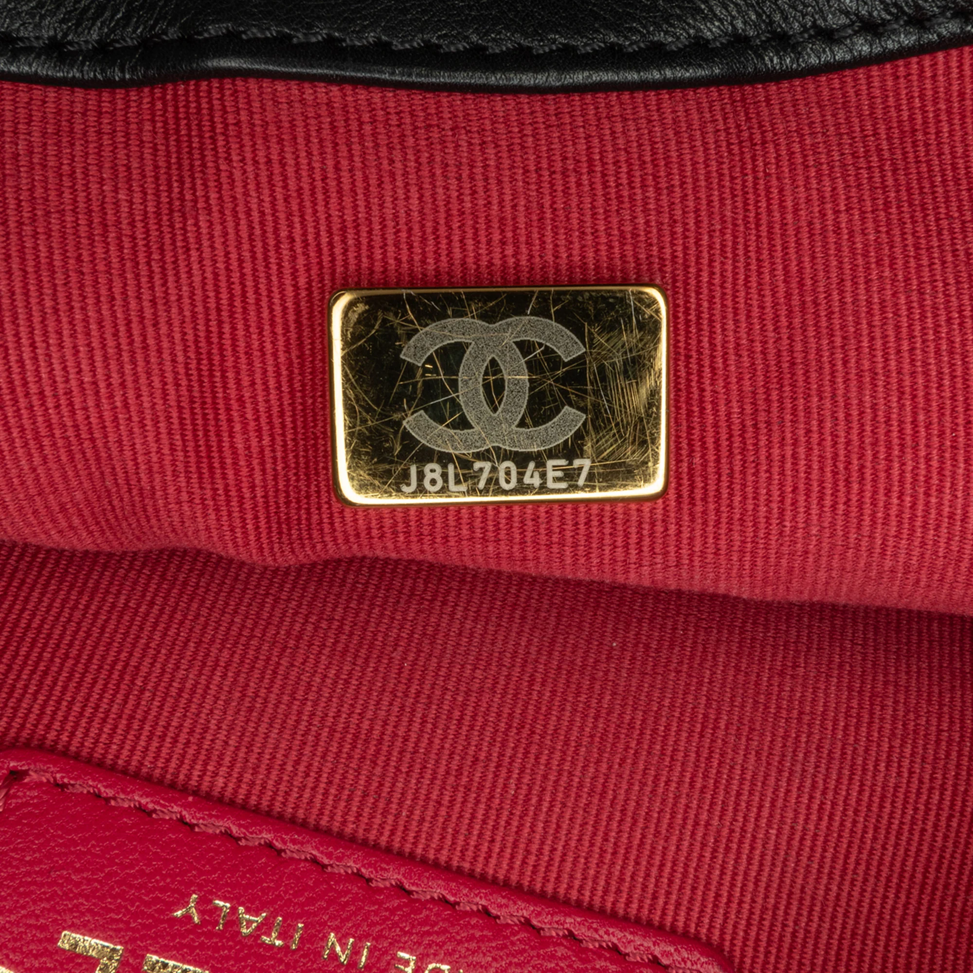 Chanel | Pre-Owned Small Quilted Calfskin Framing Chain Flap - II | Black - Image 5