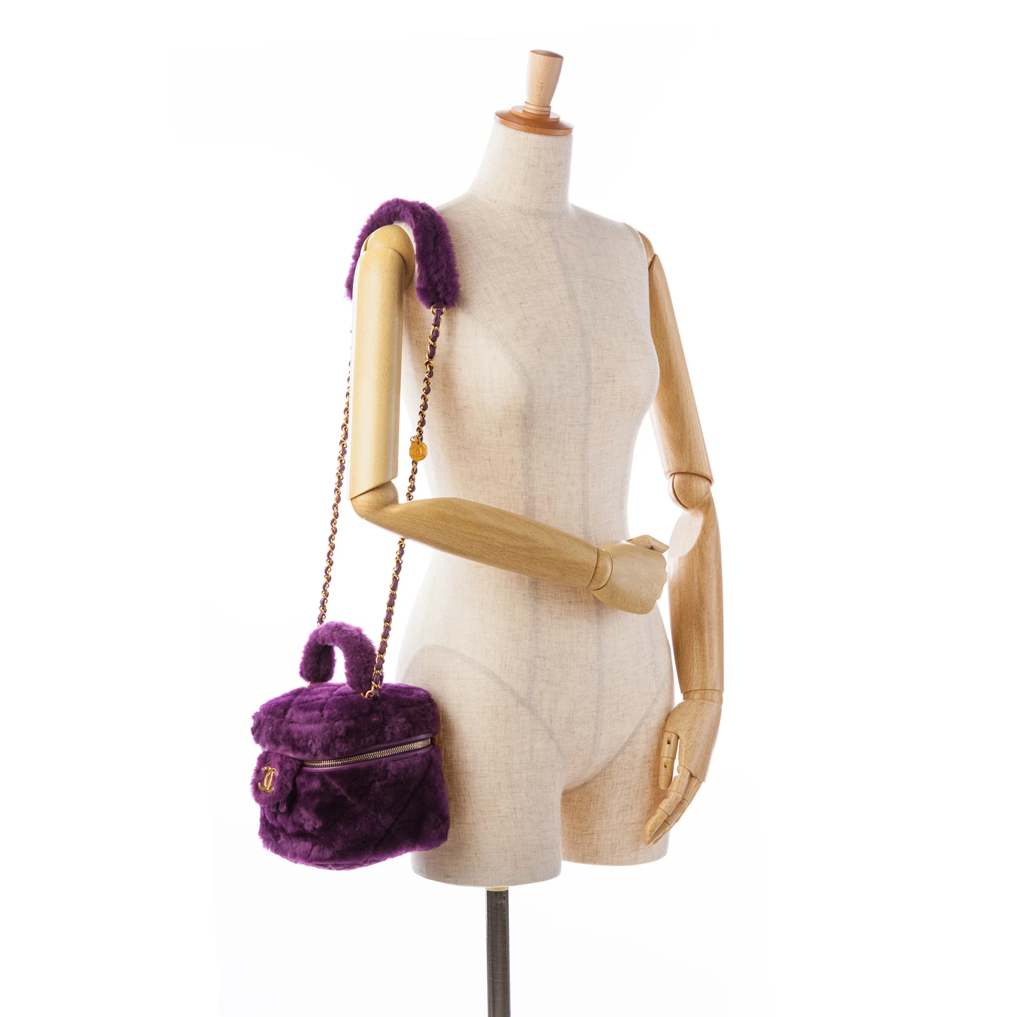 Chanel | Pre-Owned Small Quilted Shearling Vanity Case | Purple/Violet - Image 10